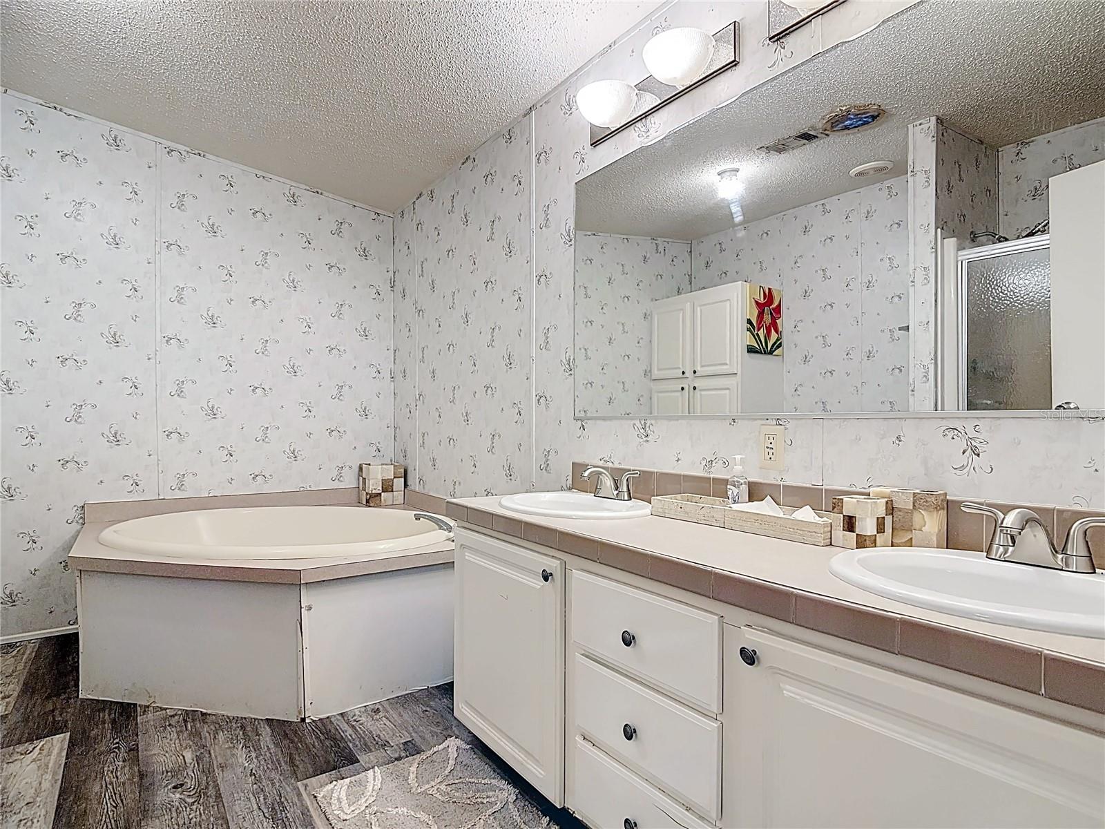 Image 23 of 41 For 5831 Tindel Place