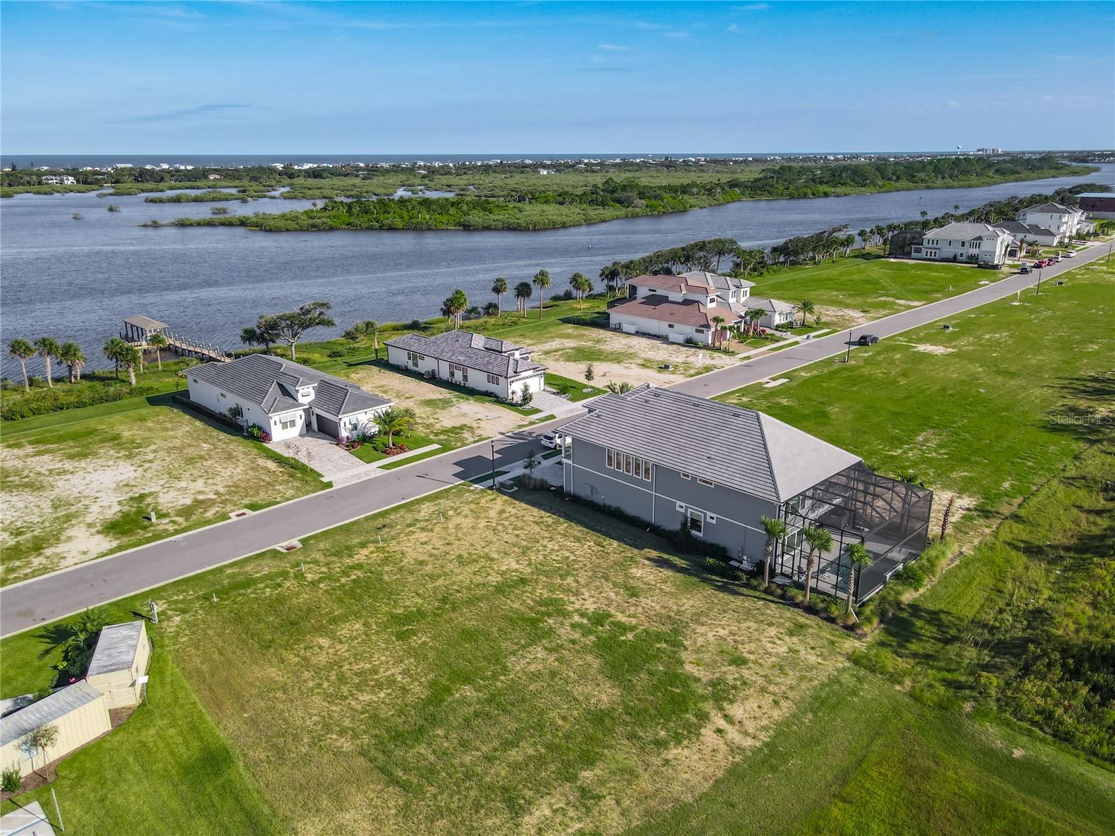 Image 21 of 27 For 81 Coronado Road