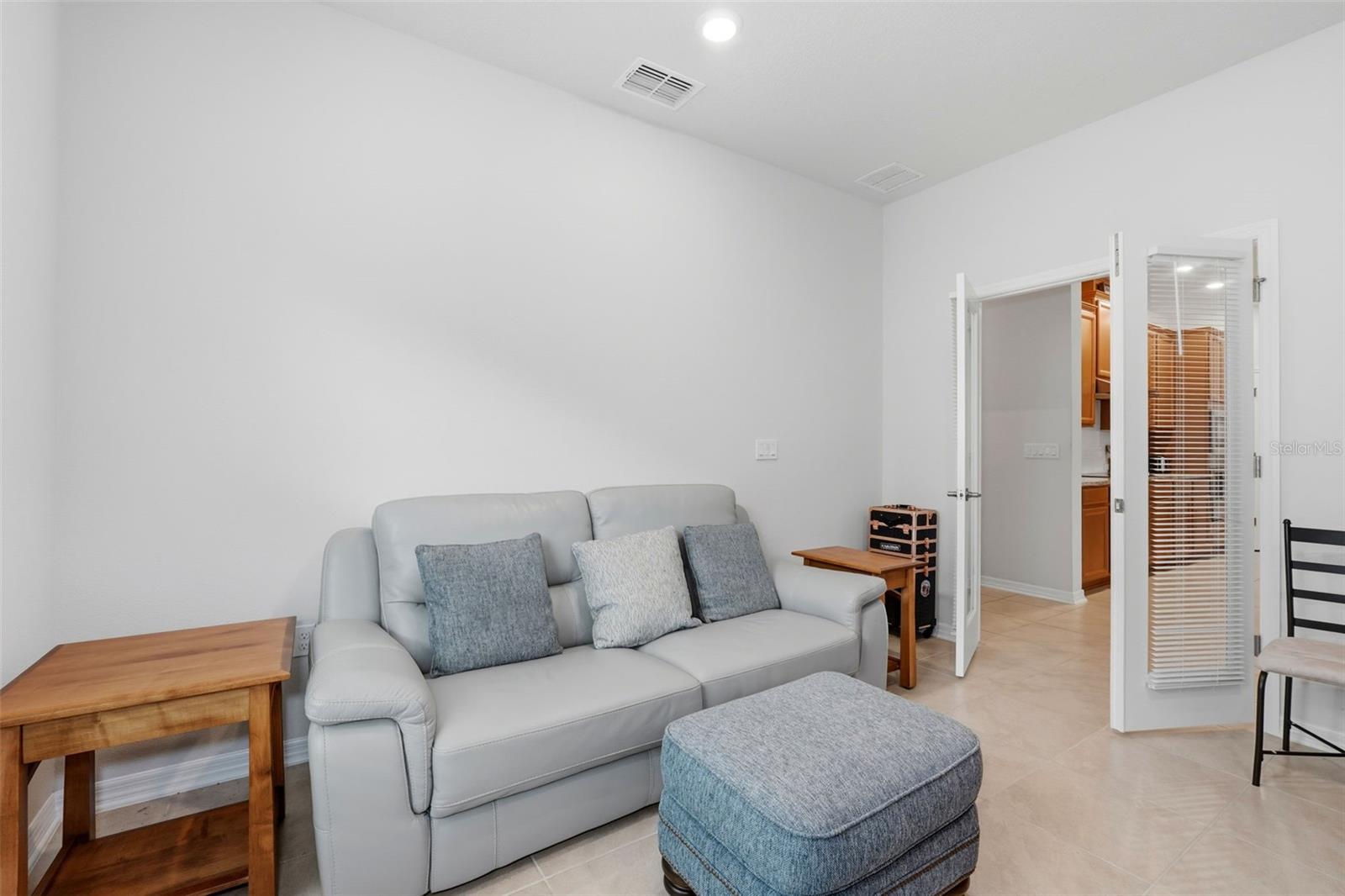 Image 20 of 53 For 17788 Passionflower Circle