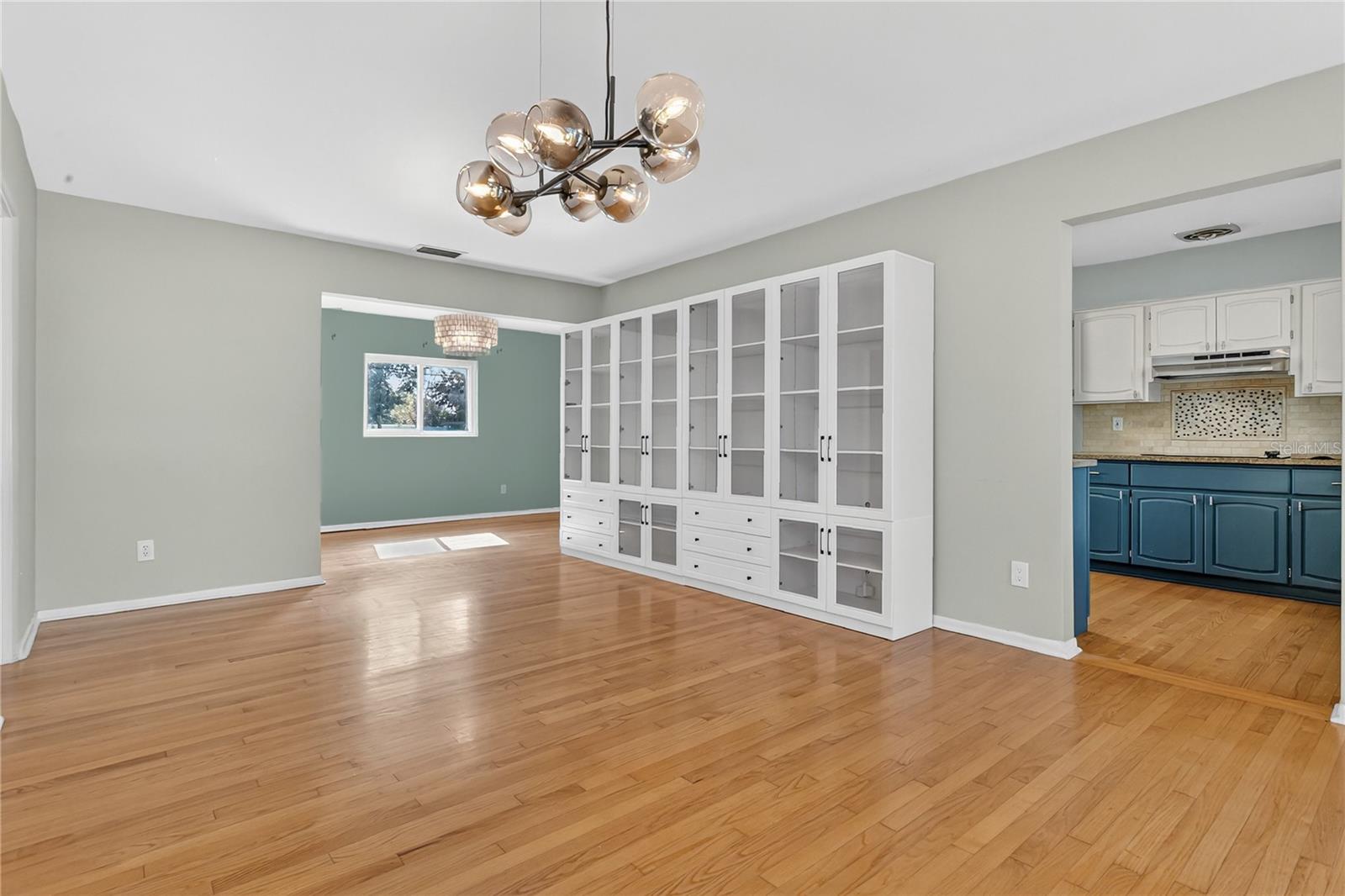 Image 5 of 38 For 3726 Edland Drive