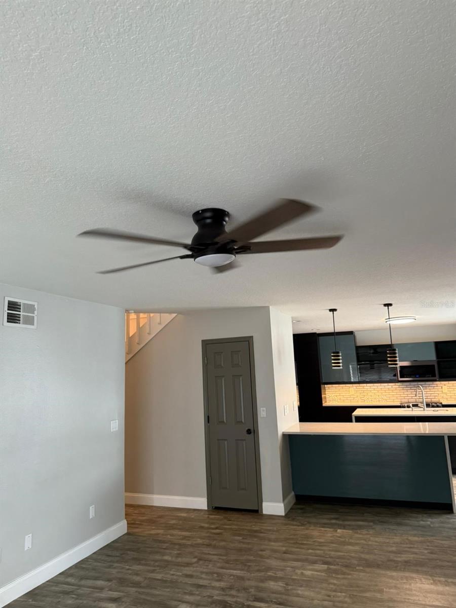 Image 8 of 28 For 7727 Glynde Hill Drive