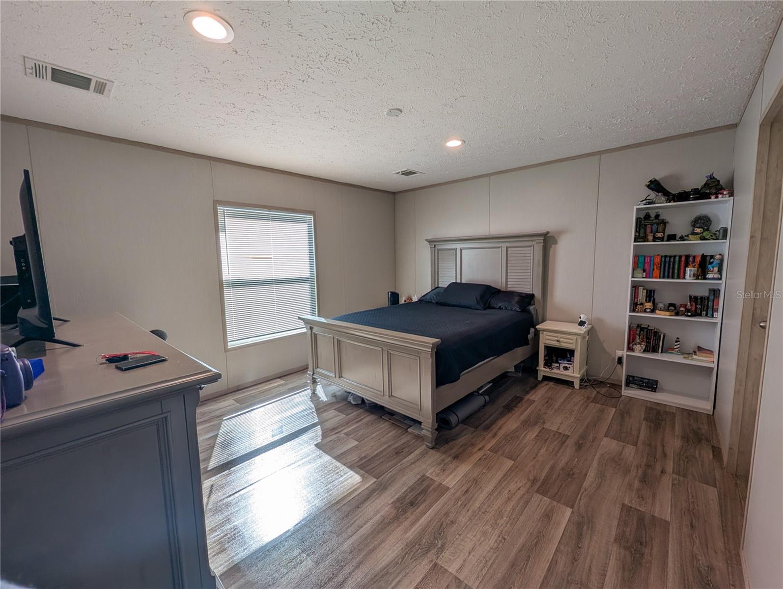 Image 13 of 21 For 231 Tropic Avenue