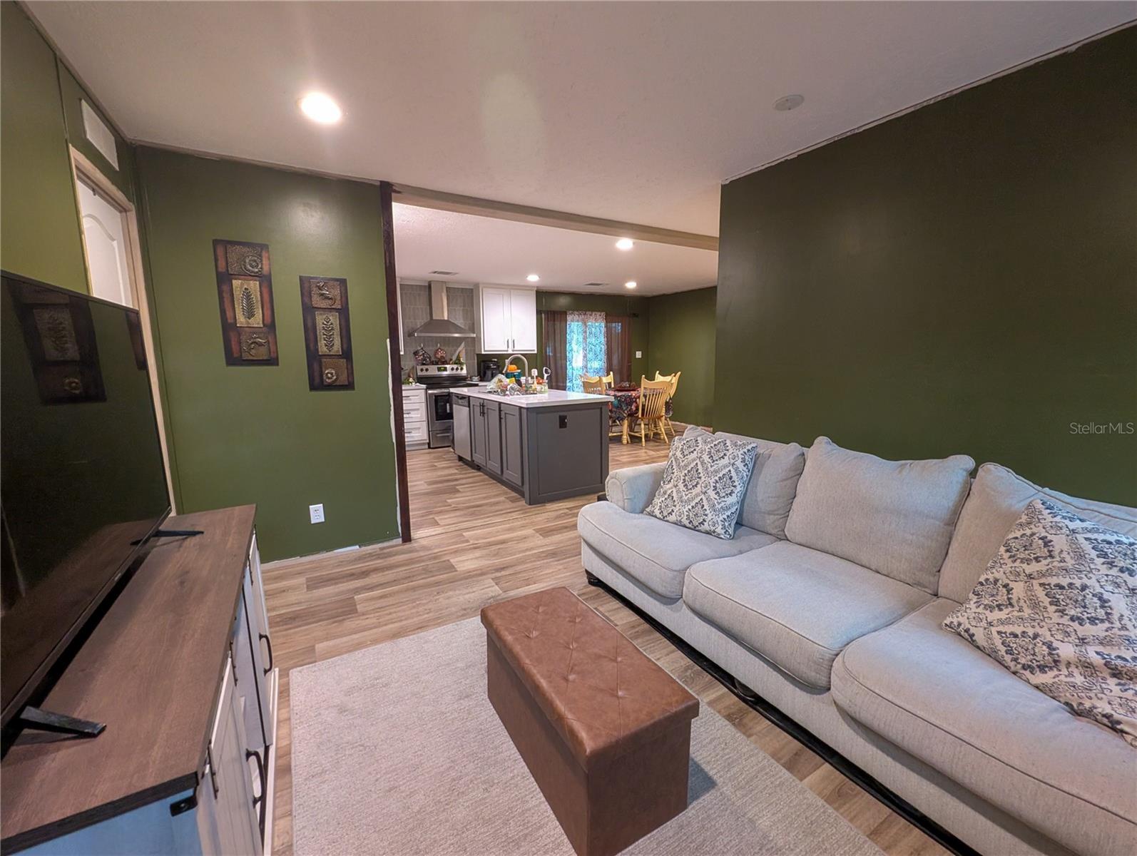 Image 3 of 21 For 231 Tropic Avenue