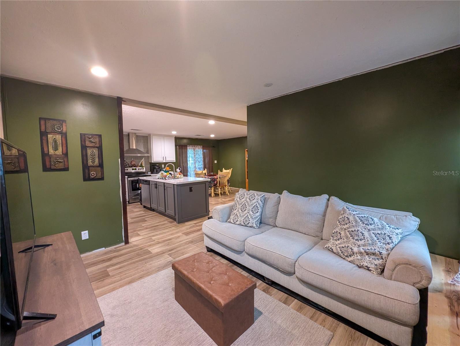 Image 4 of 21 For 231 Tropic Avenue