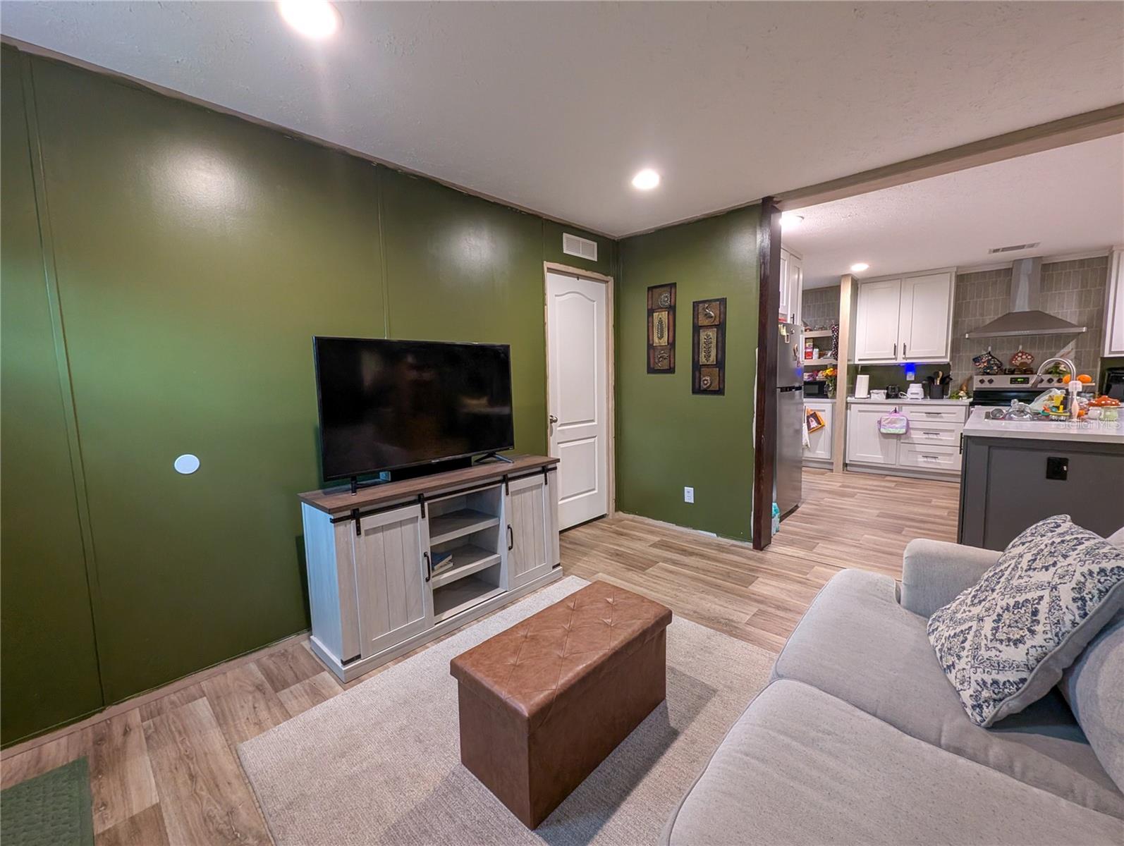 Image 5 of 21 For 231 Tropic Avenue