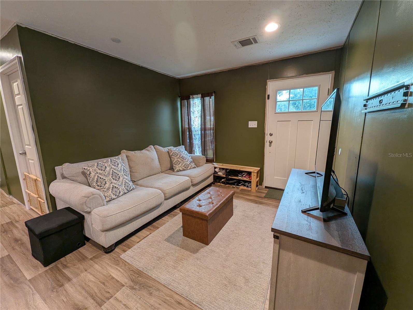 Image 6 of 21 For 231 Tropic Avenue