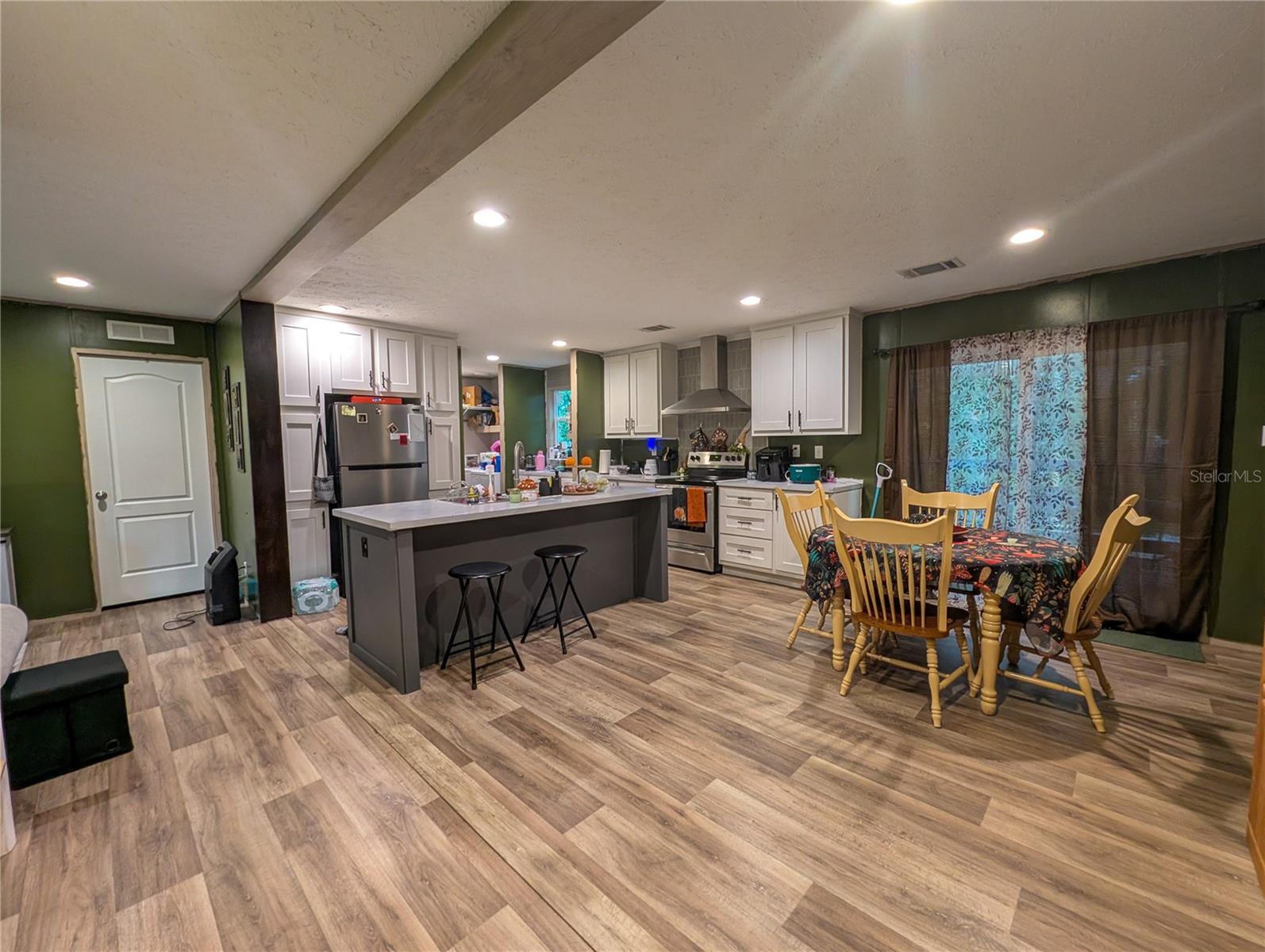 Image 8 of 21 For 231 Tropic Avenue