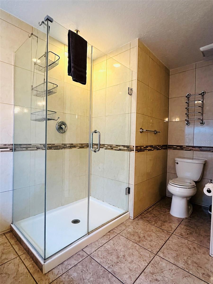 Image 18 of 56 For 1049 Lake Berkley Drive