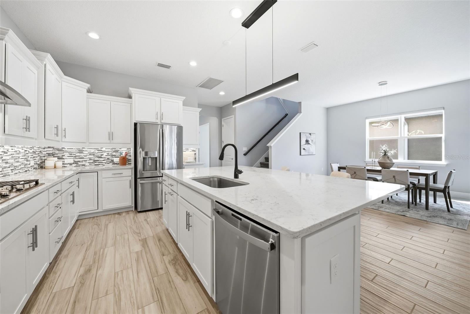 Image 10 of 47 For 15047 Sunstar Way