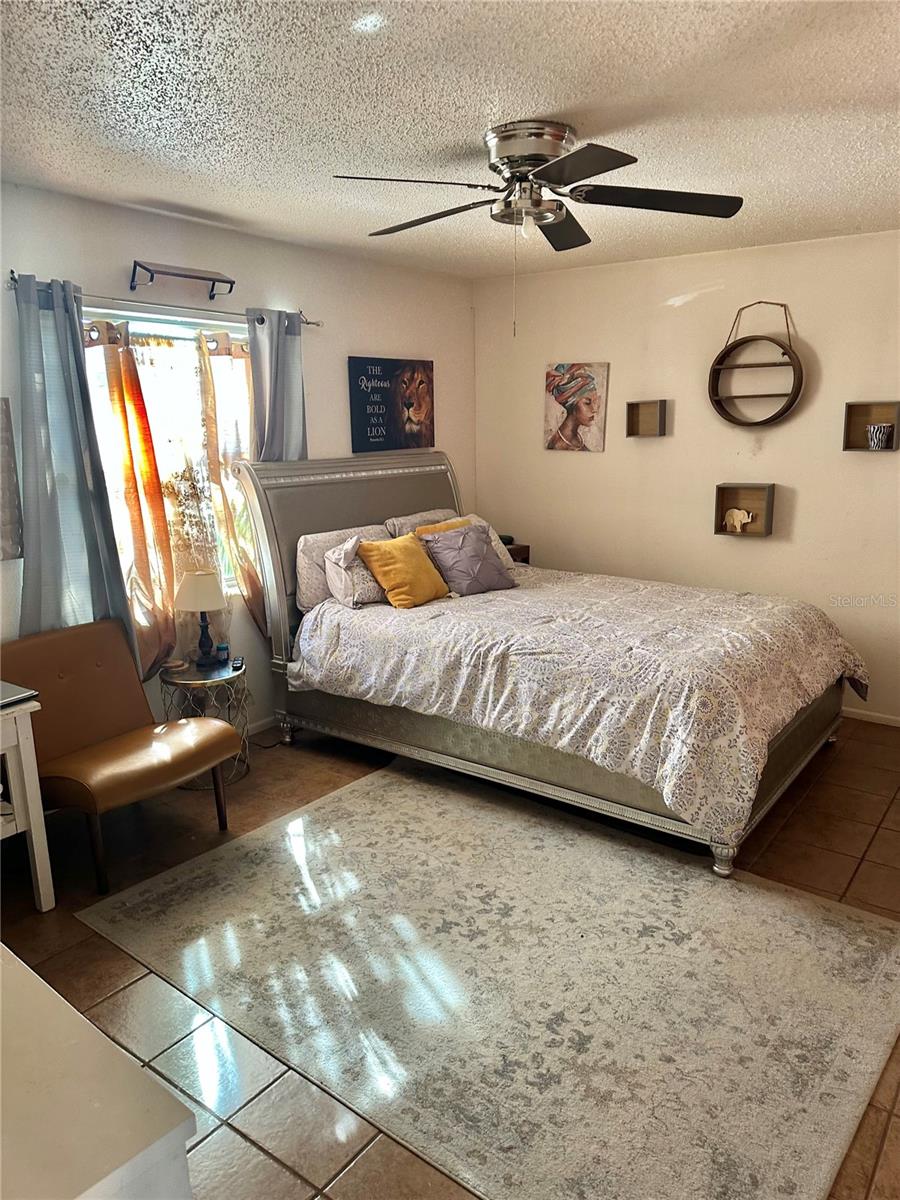 Image 5 of 6 For 2334 Olivet Avenue