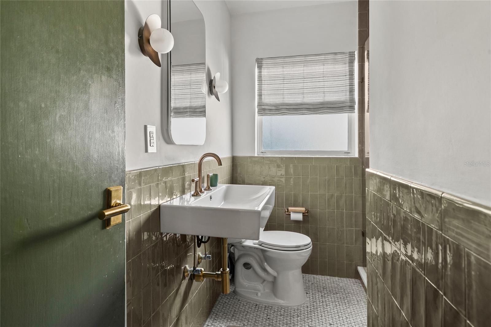 Image 24 of 43 For 825 Winter Park Street