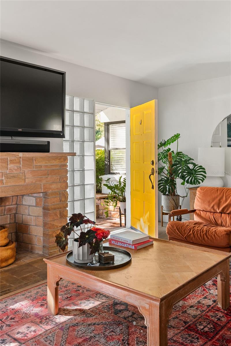 Image 3 of 43 For 825 Winter Park Street