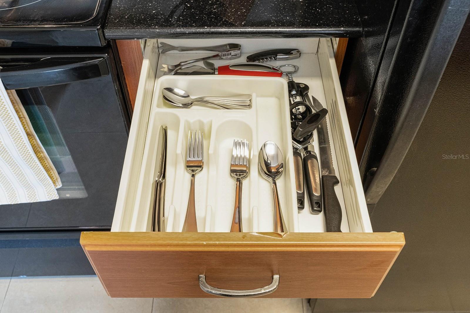 Image 11 of 35 For 7383 Universal Boulevard 307