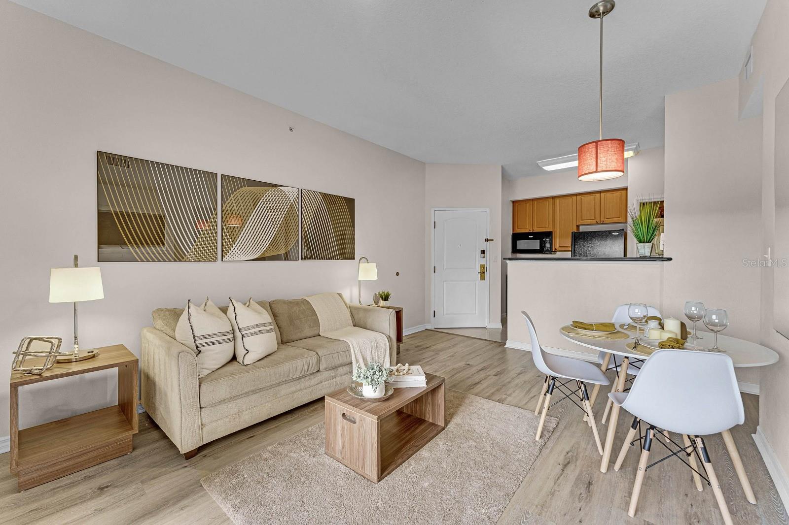 Image 19 of 35 For 7383 Universal Boulevard 307