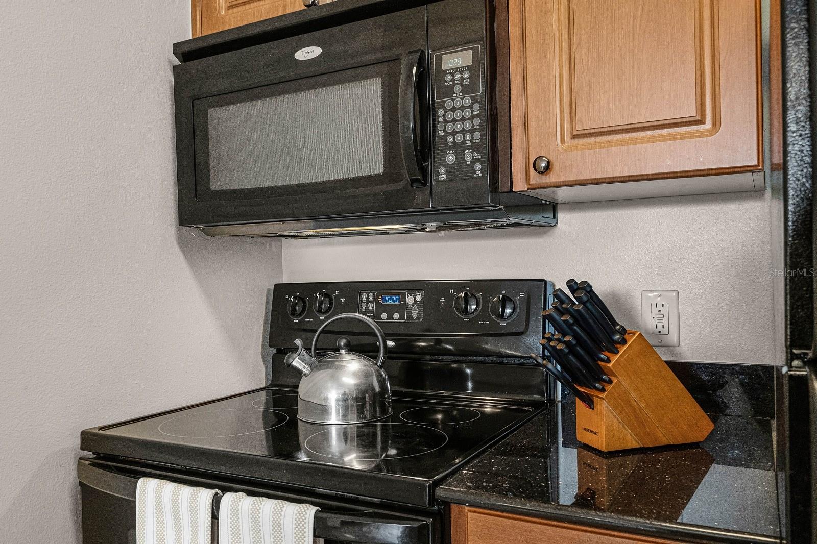 Image 20 of 35 For 7383 Universal Boulevard 307