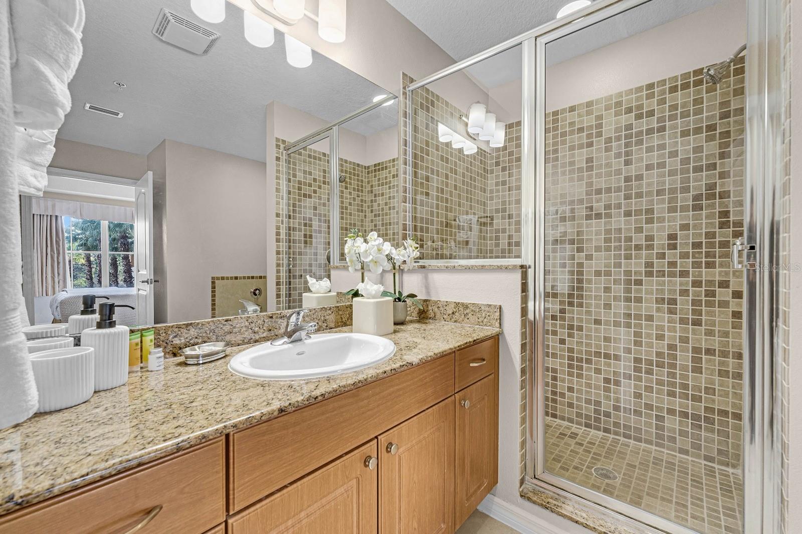 Image 21 of 35 For 7383 Universal Boulevard 307