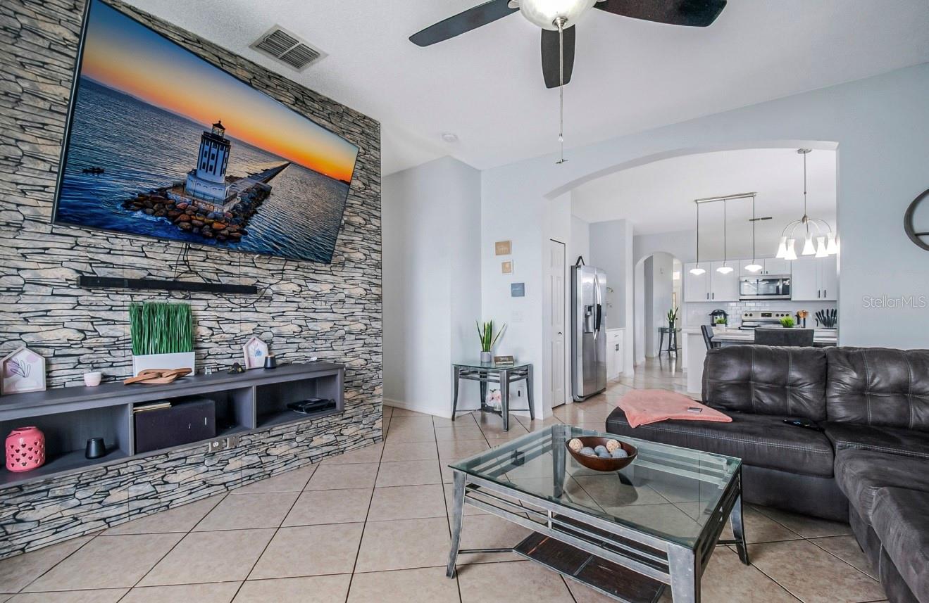 Image 10 of 24 For 1800 Baguette Court