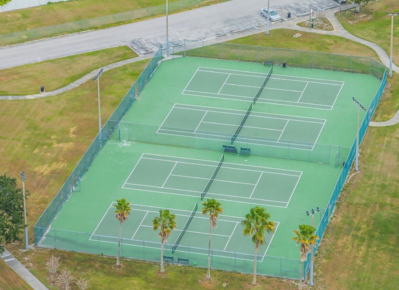 Image 21 of 24 For 1800 Baguette Court