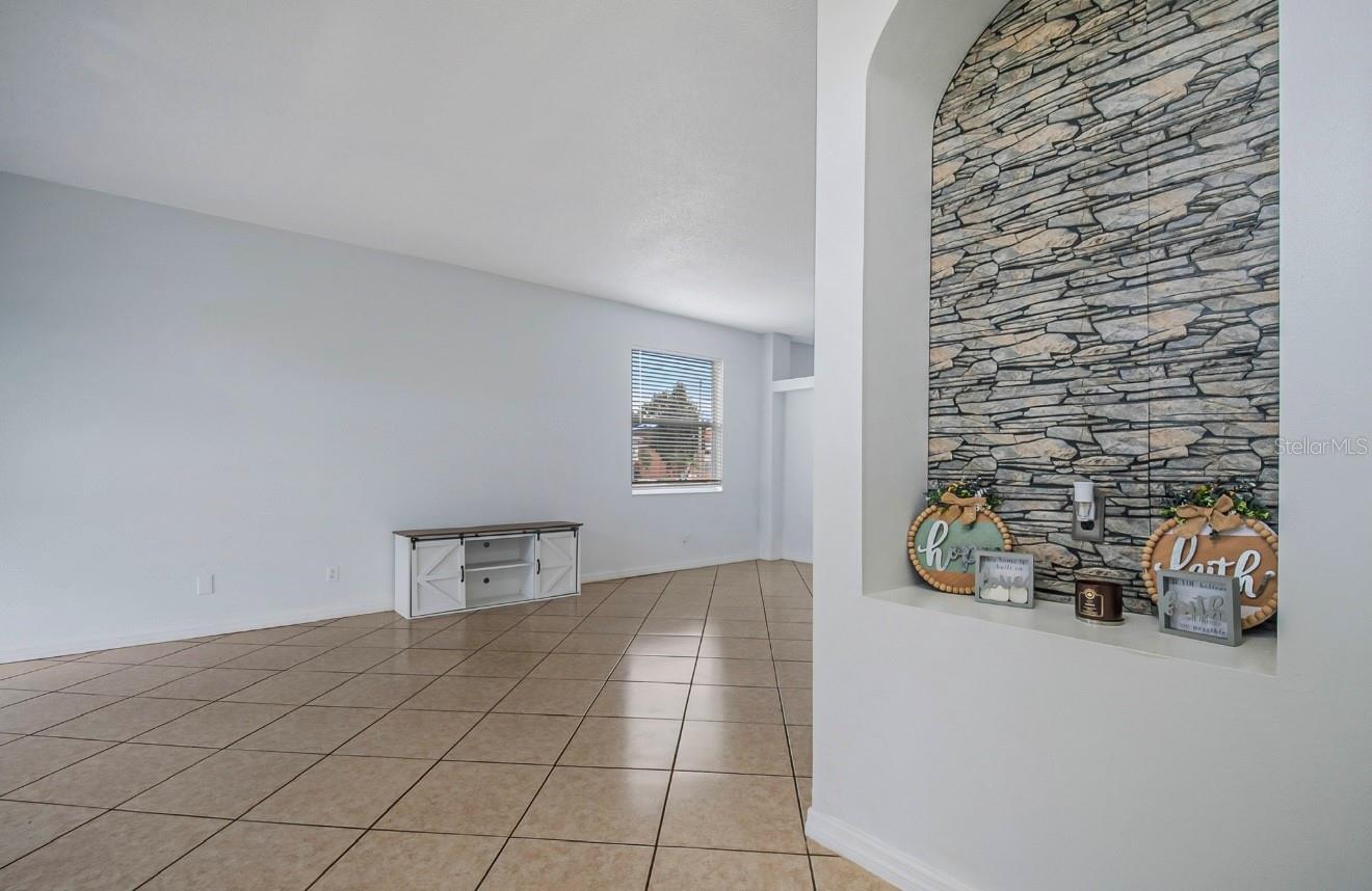 Image 3 of 24 For 1800 Baguette Court