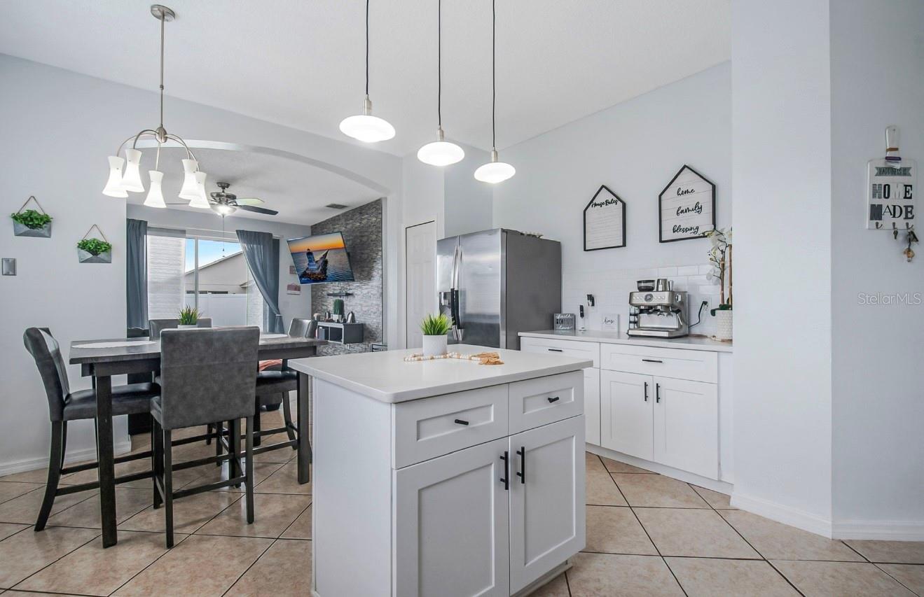 Image 6 of 24 For 1800 Baguette Court