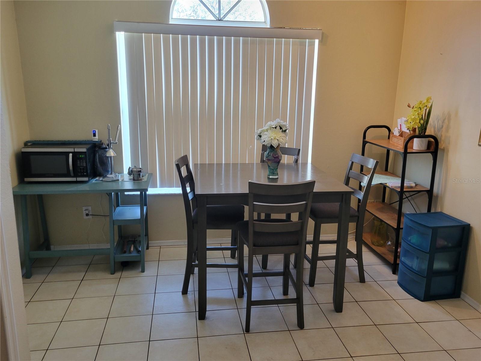 Image 4 of 9 For 1030 Henson Court