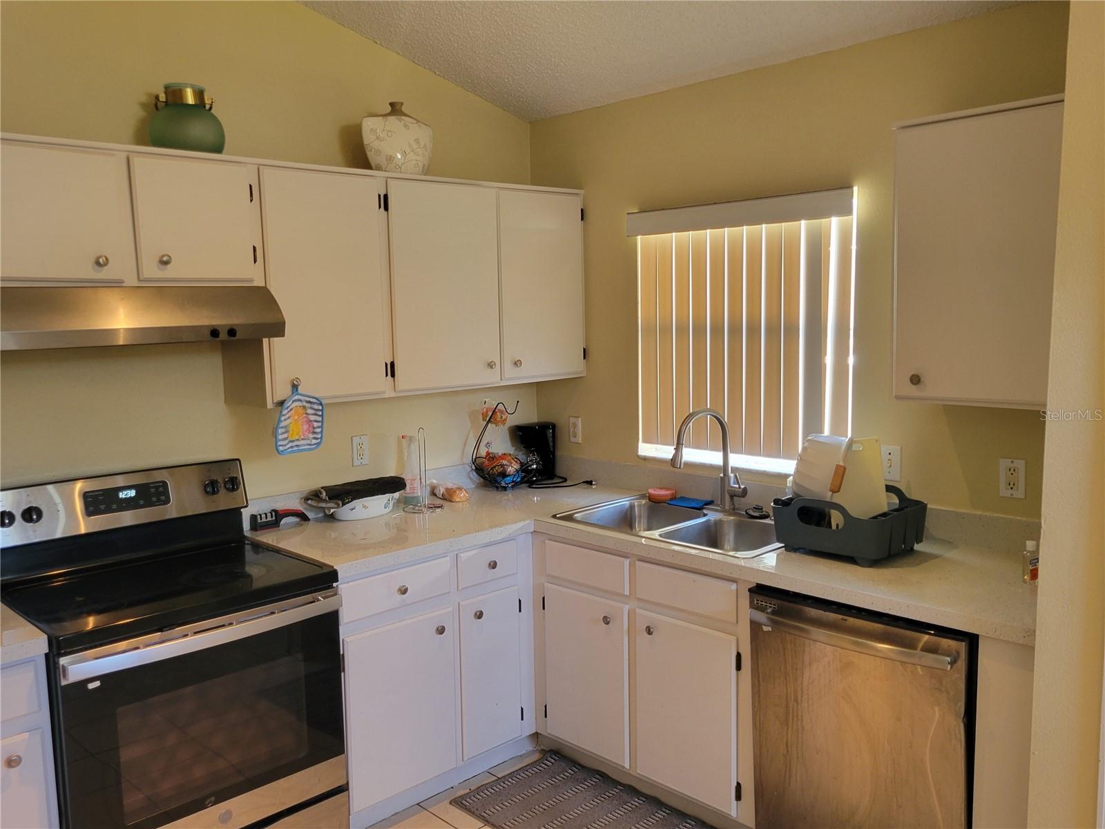 Image 5 of 9 For 1030 Henson Court