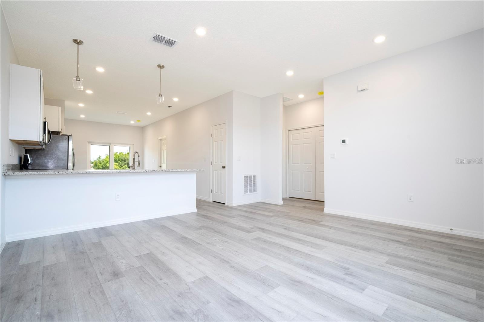 Image 9 of 27 For 833 Colville Drive