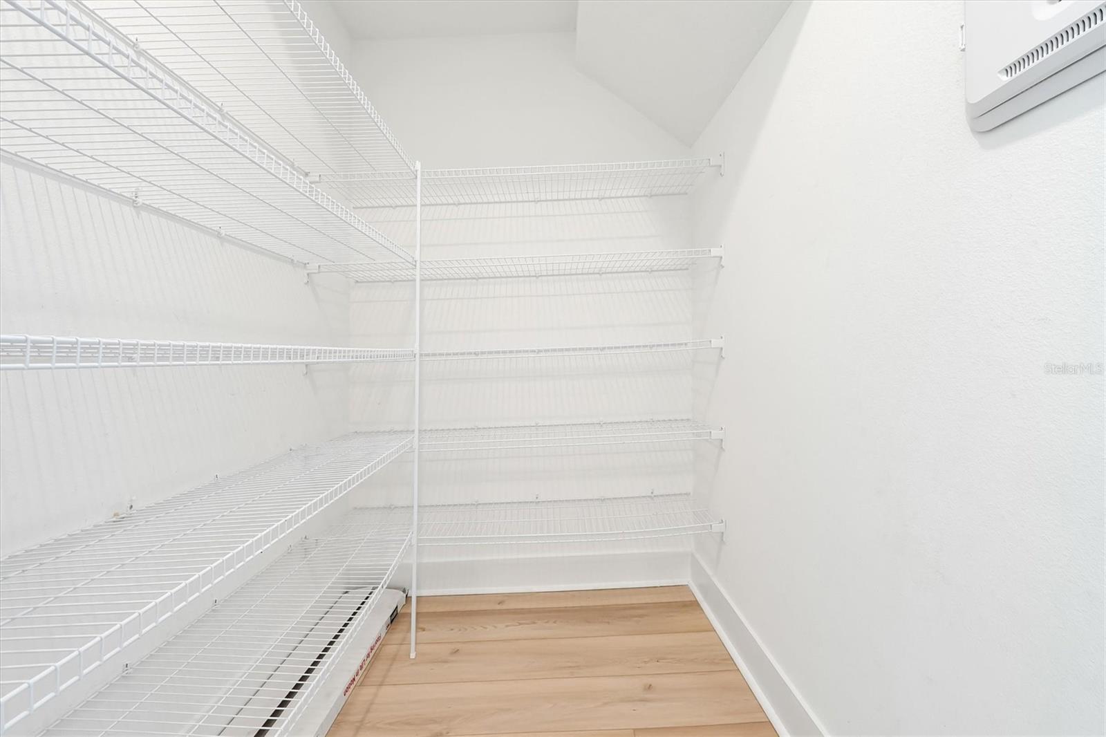 Image 19 of 50 For 15008 Lebeau Loop