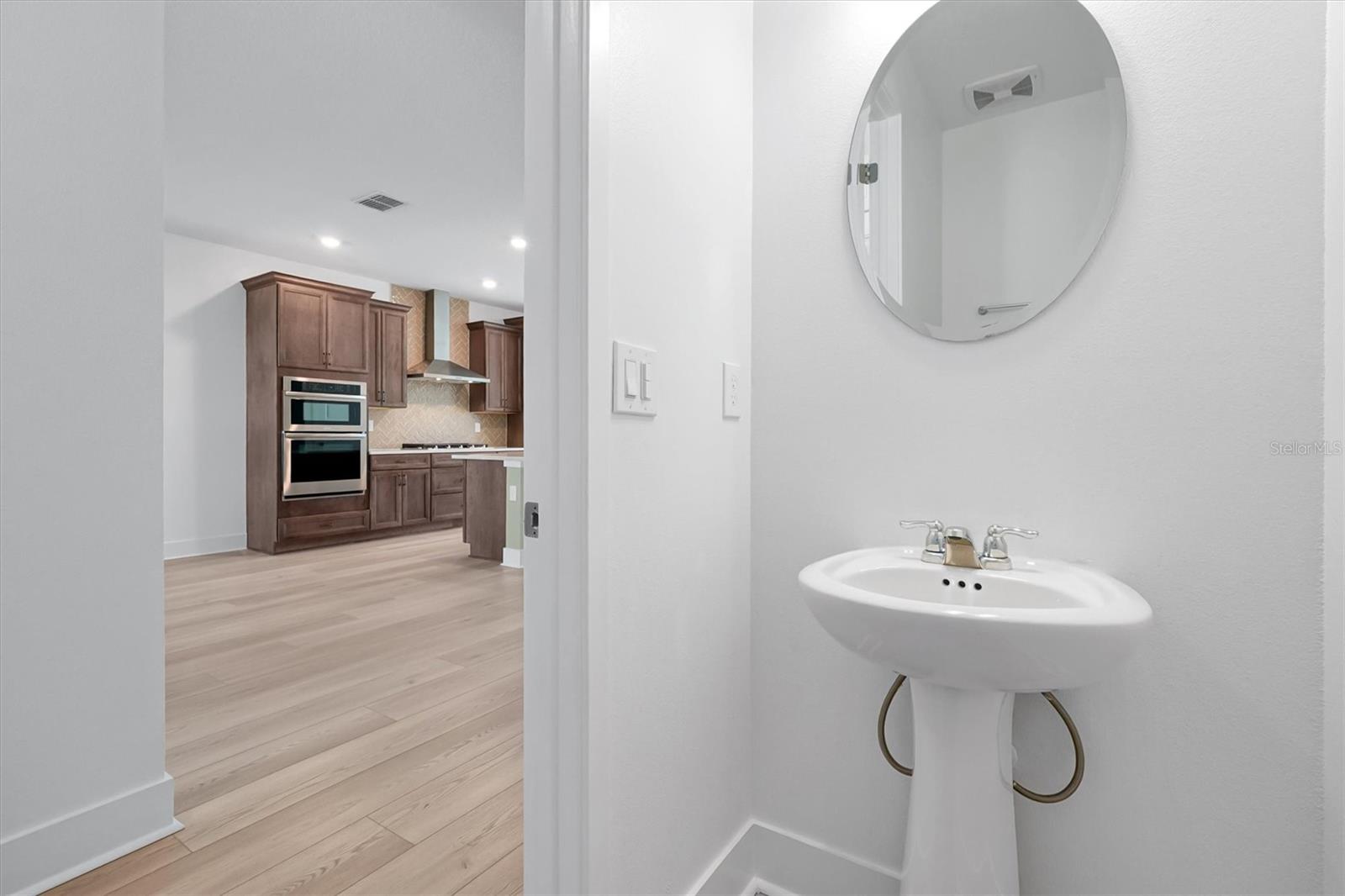 Image 20 of 50 For 15008 Lebeau Loop