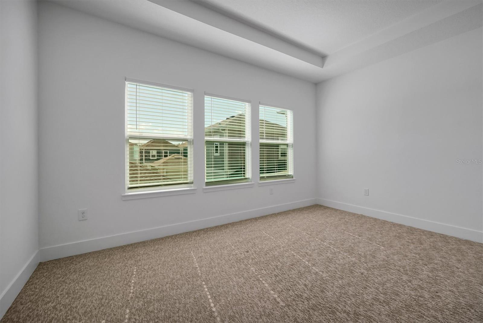 Image 23 of 50 For 15008 Lebeau Loop