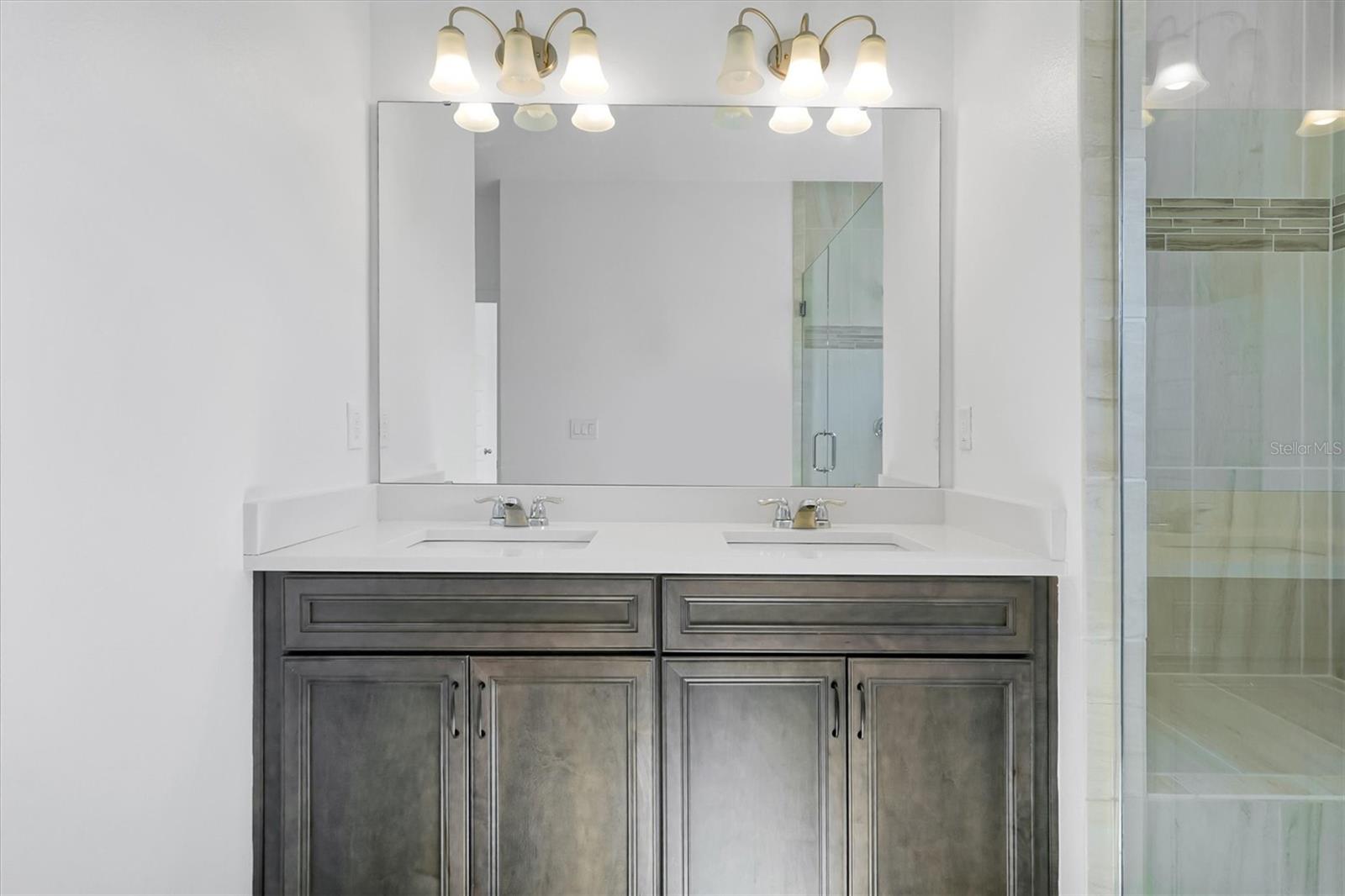 Image 26 of 50 For 15008 Lebeau Loop