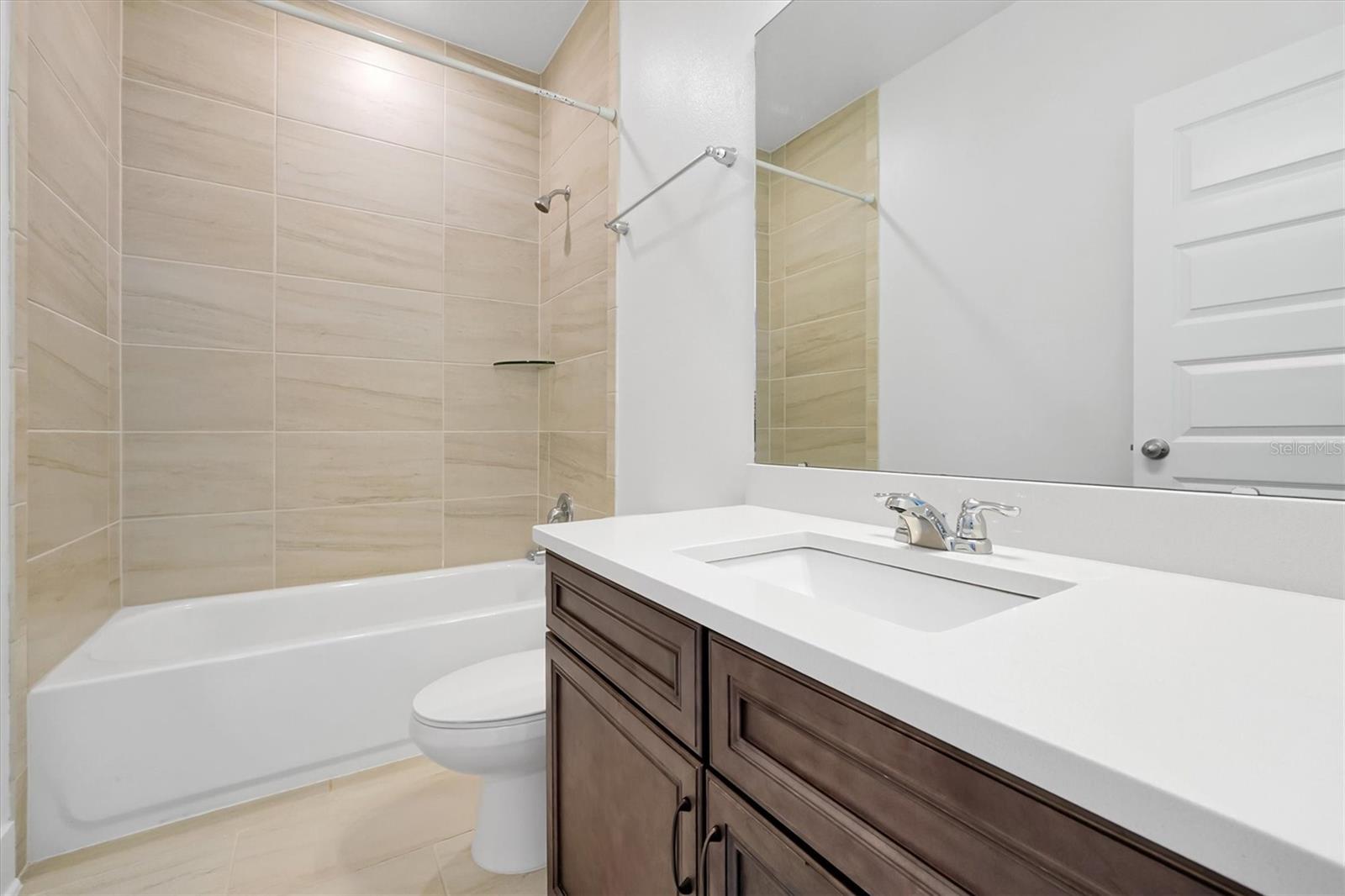 Image 32 of 50 For 15008 Lebeau Loop