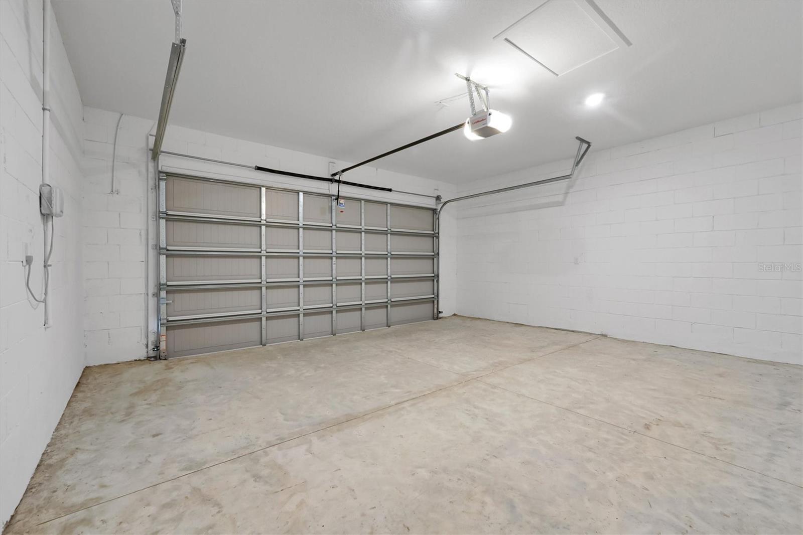 Image 39 of 50 For 15008 Lebeau Loop