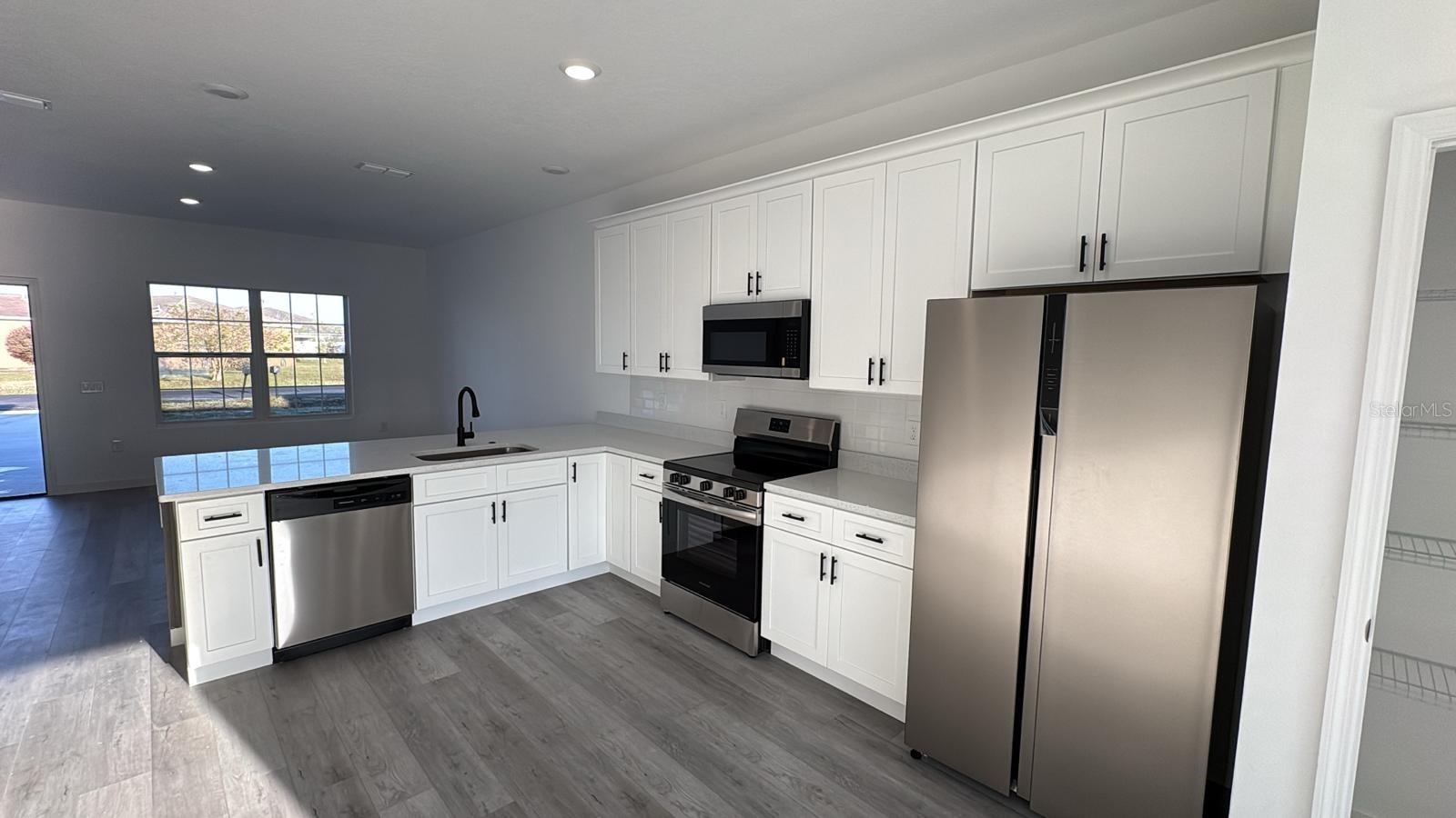 Image 13 of 24 For 873 Colville Drive