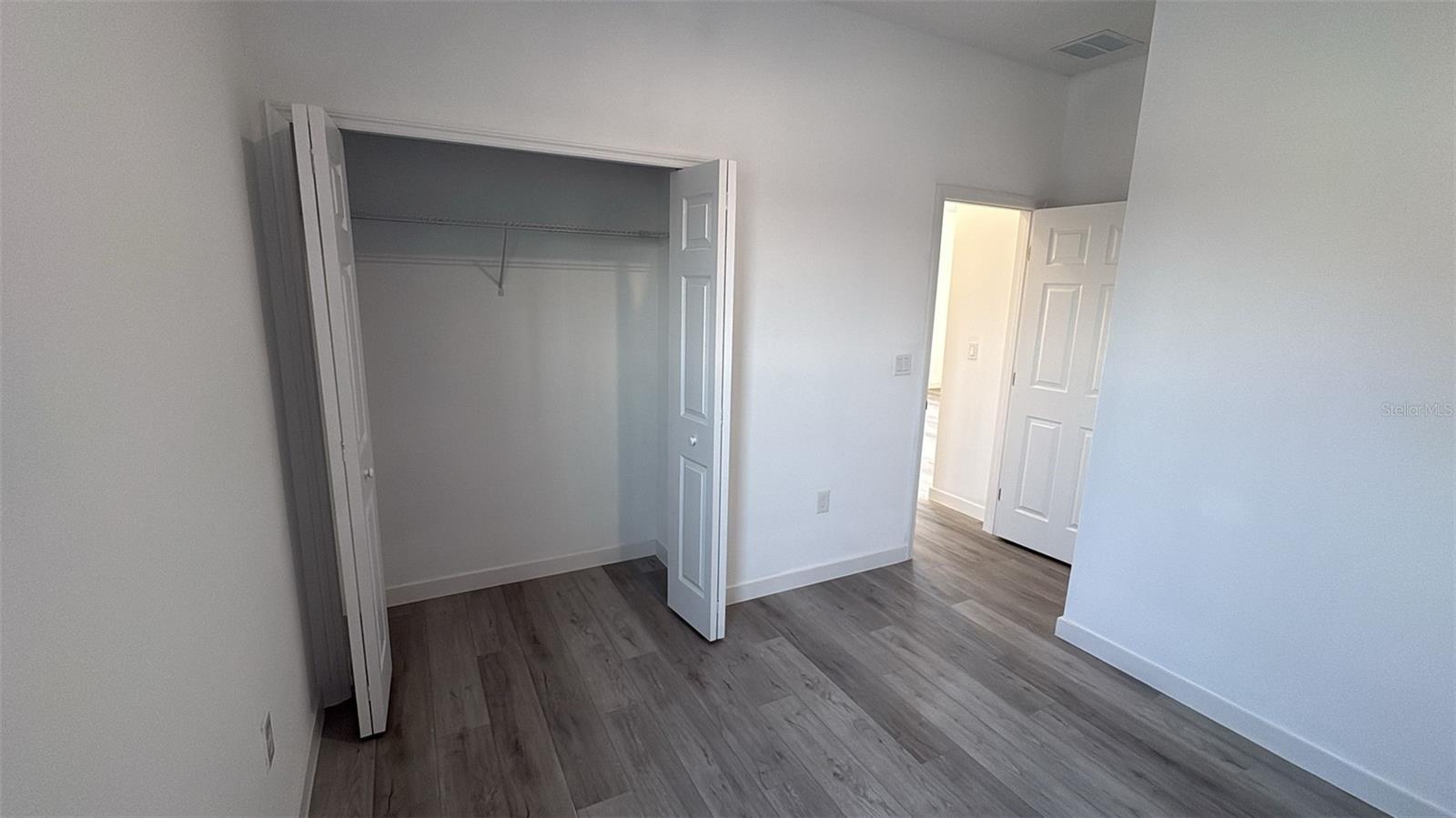 Image 19 of 24 For 873 Colville Drive