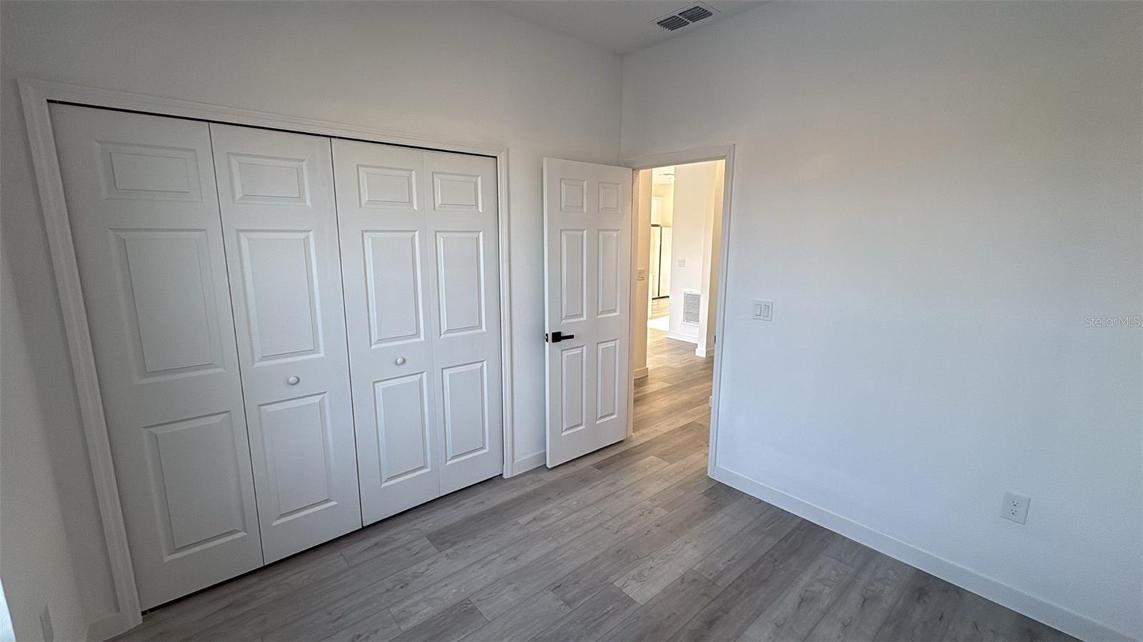 Image 23 of 24 For 875 Colville Drive