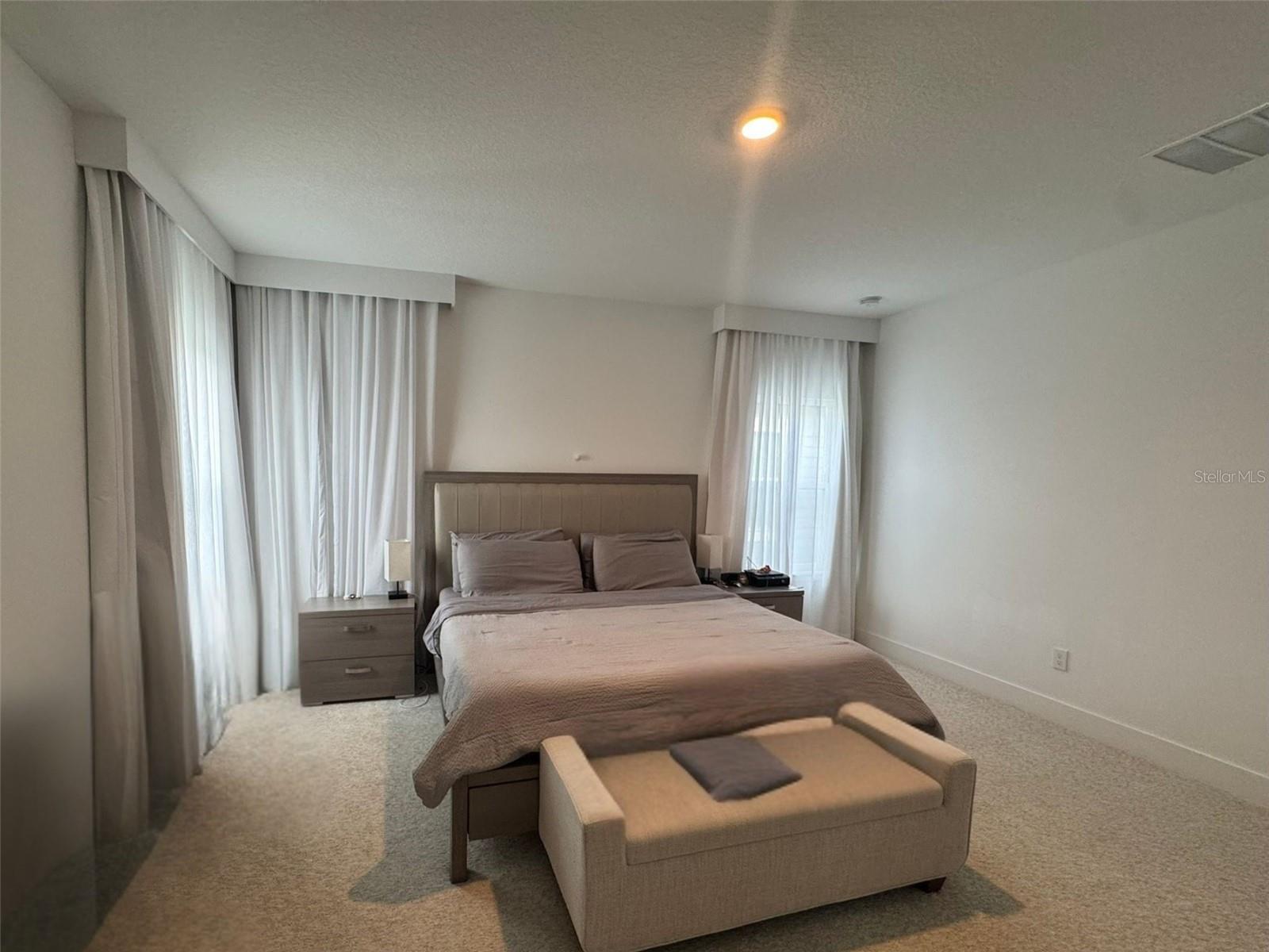 Image 24 of 61 For 14931 Lebeau Loop