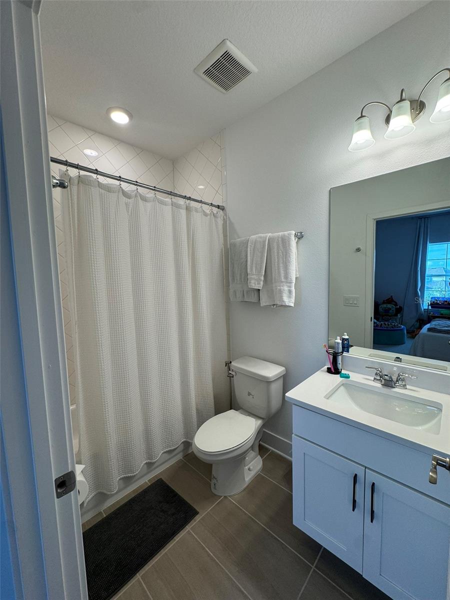 Image 48 of 61 For 14931 Lebeau Loop