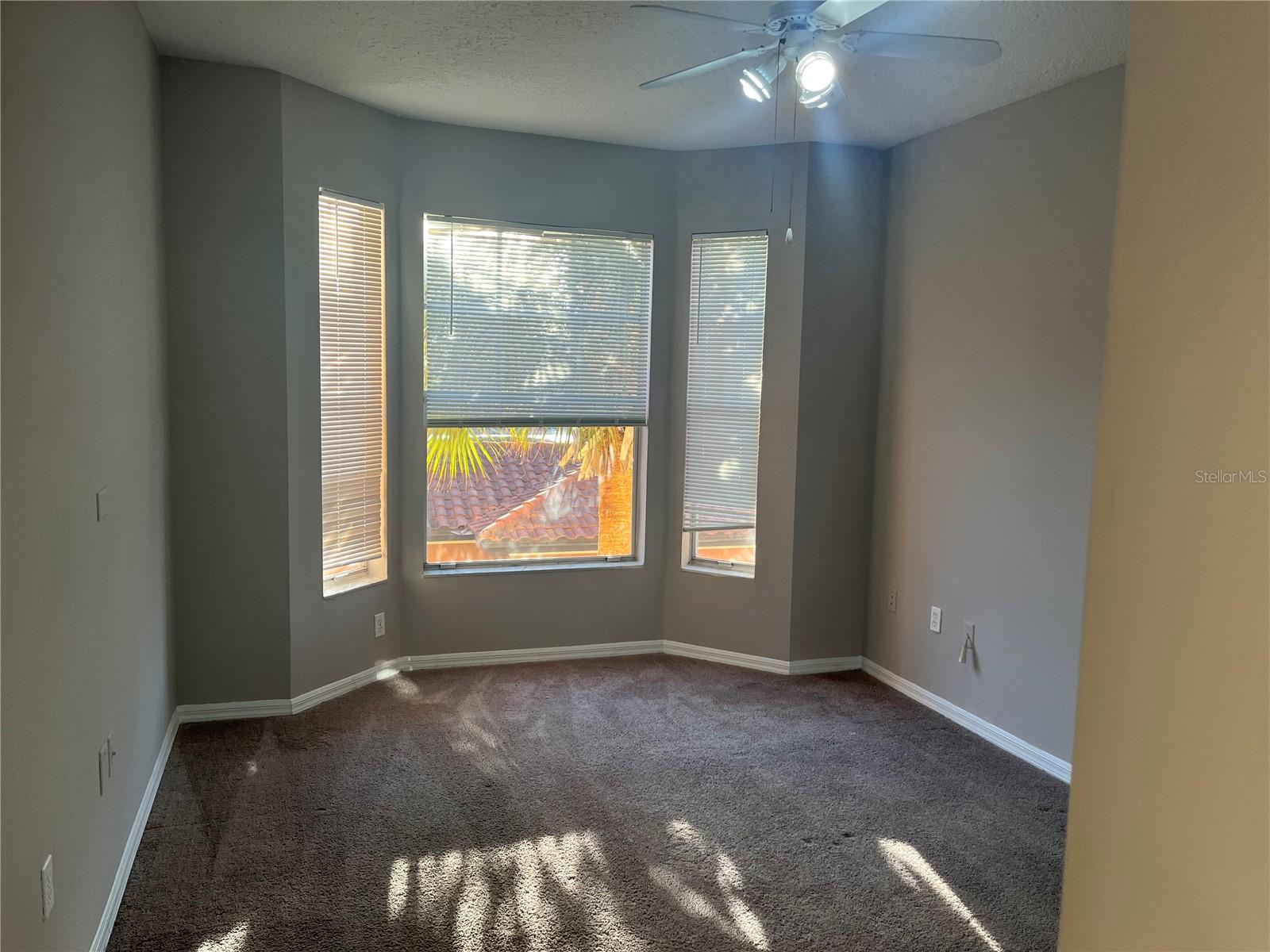 Image 5 of 13 For 5572 Metrowest Boulevard 209