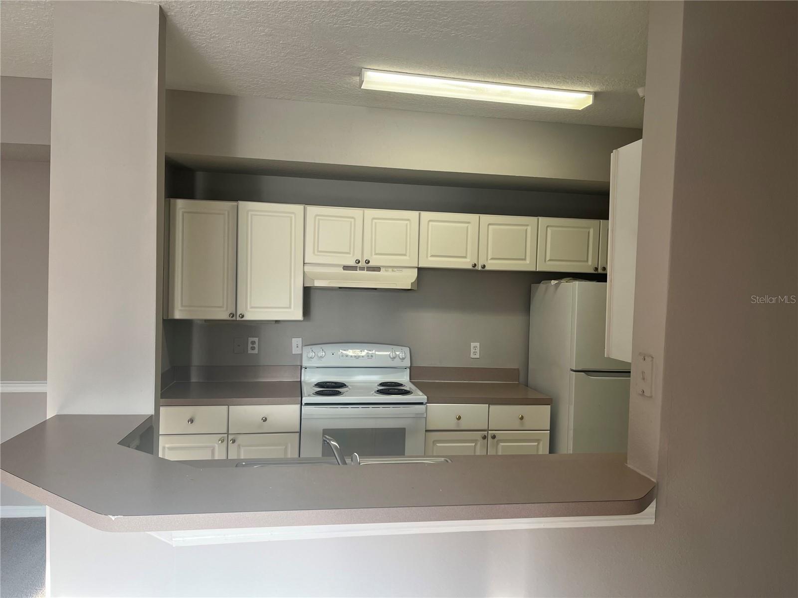 Image 7 of 13 For 5572 Metrowest Boulevard 209