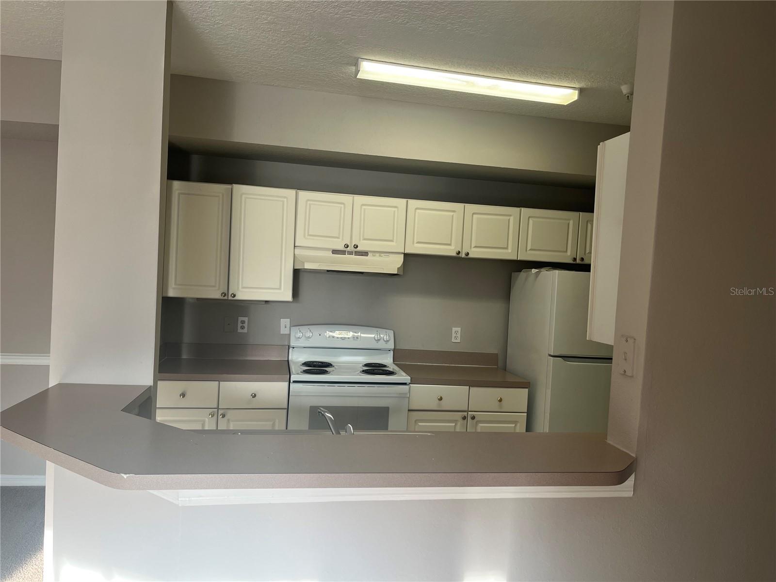 Image 8 of 13 For 5572 Metrowest Boulevard 209