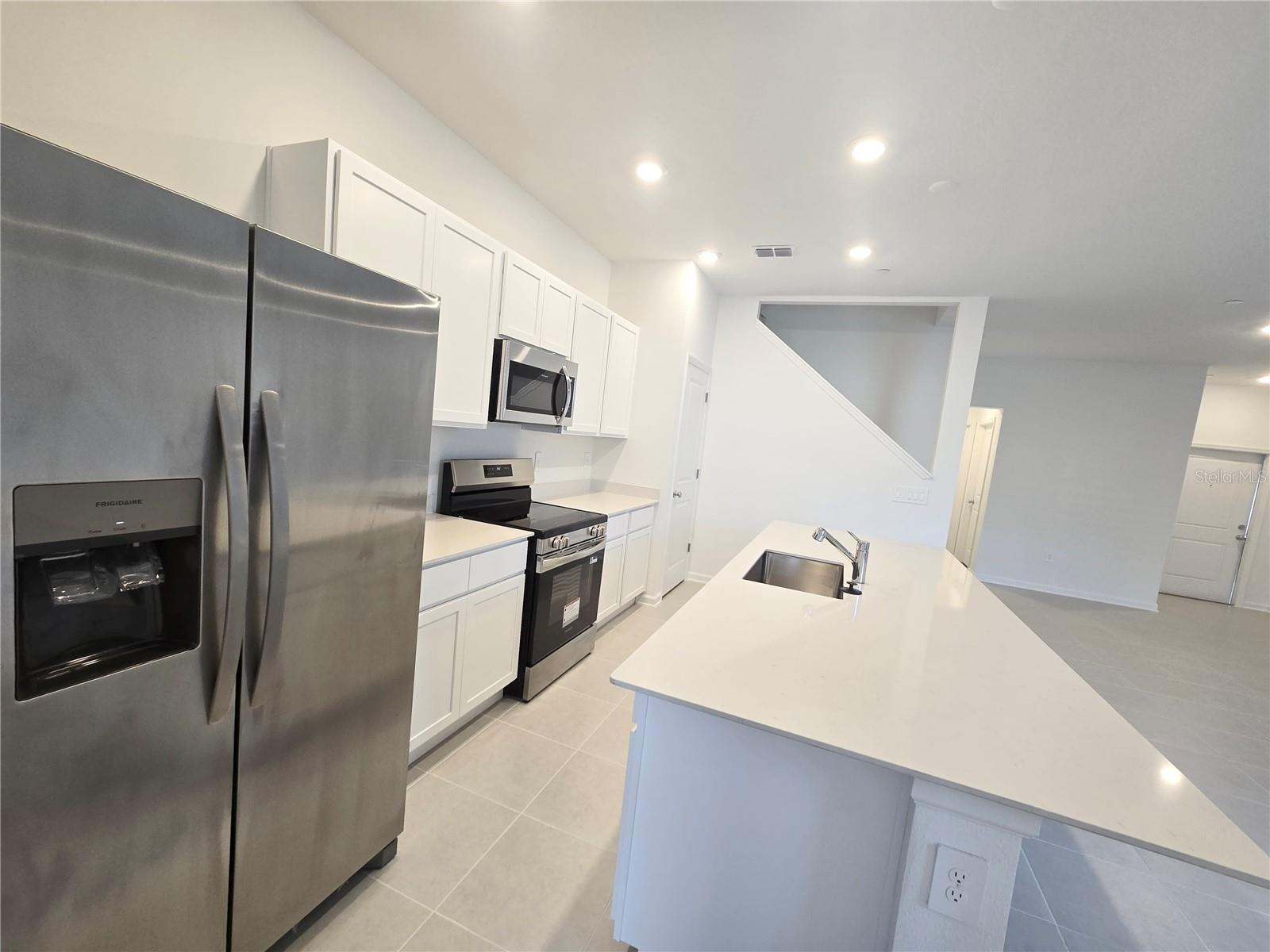 Image 5 of 27 For 2376 Rider Rain Lane