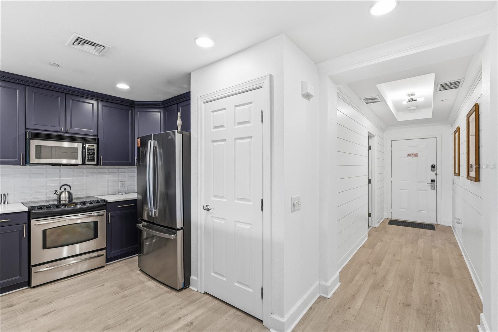 Image 4 of 46 For 1354 Centre Court Ridge Drive 204