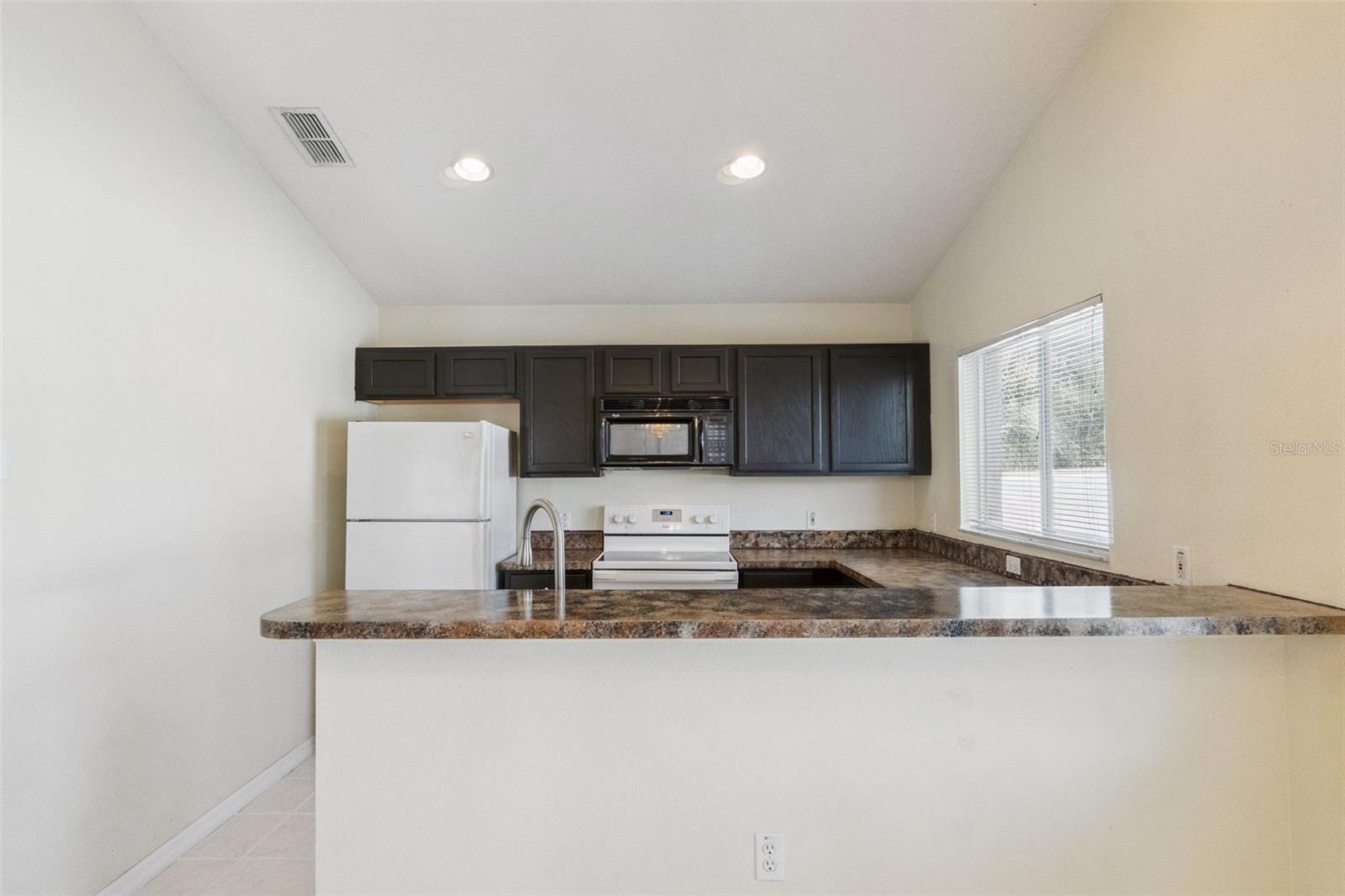 Image 12 of 36 For 602 Hillcrest Drive