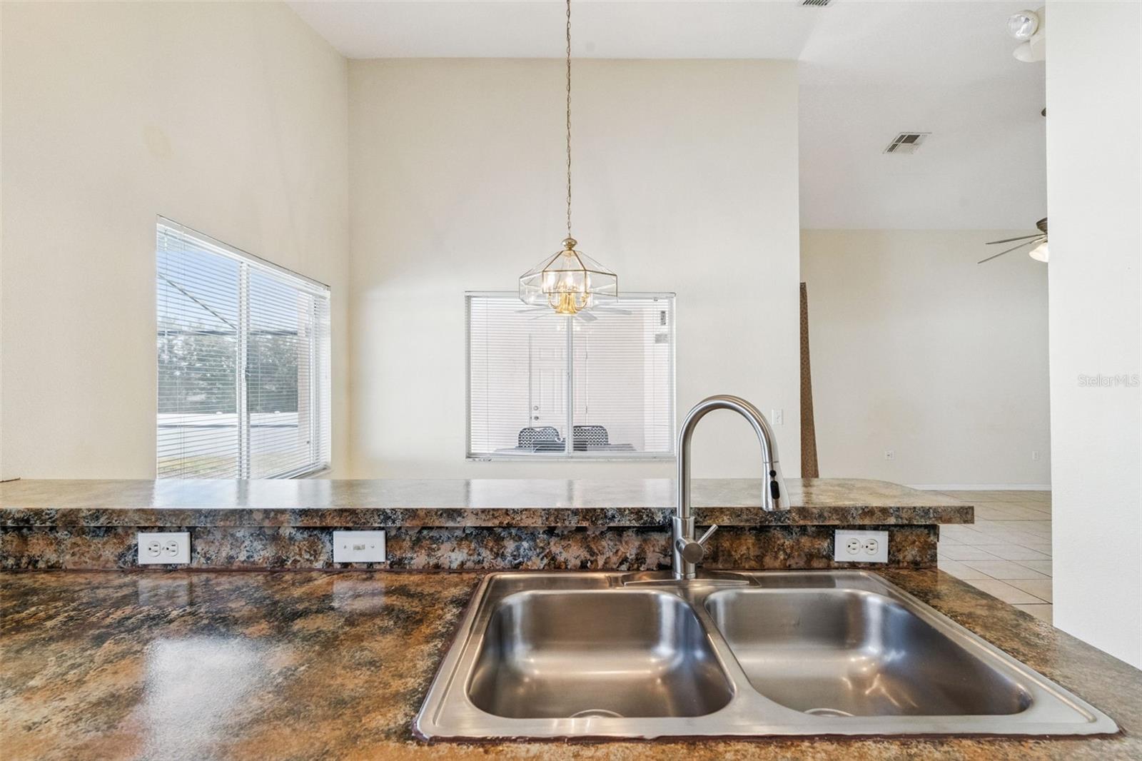 Image 14 of 36 For 602 Hillcrest Drive