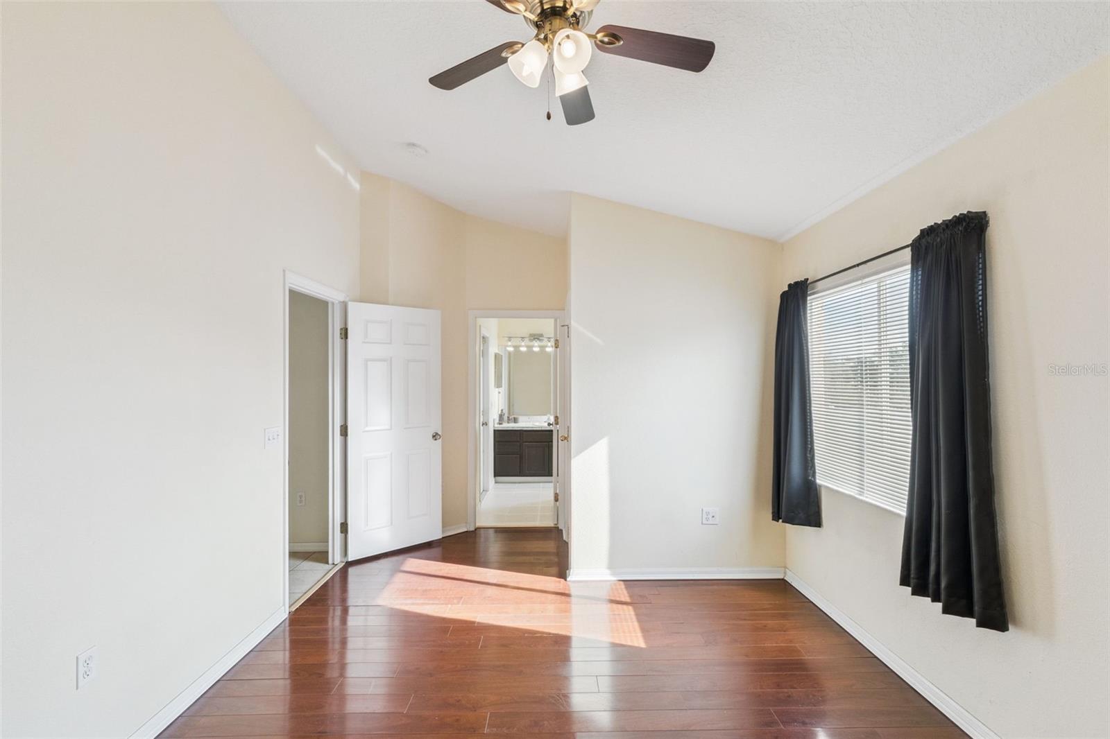 Image 19 of 36 For 602 Hillcrest Drive