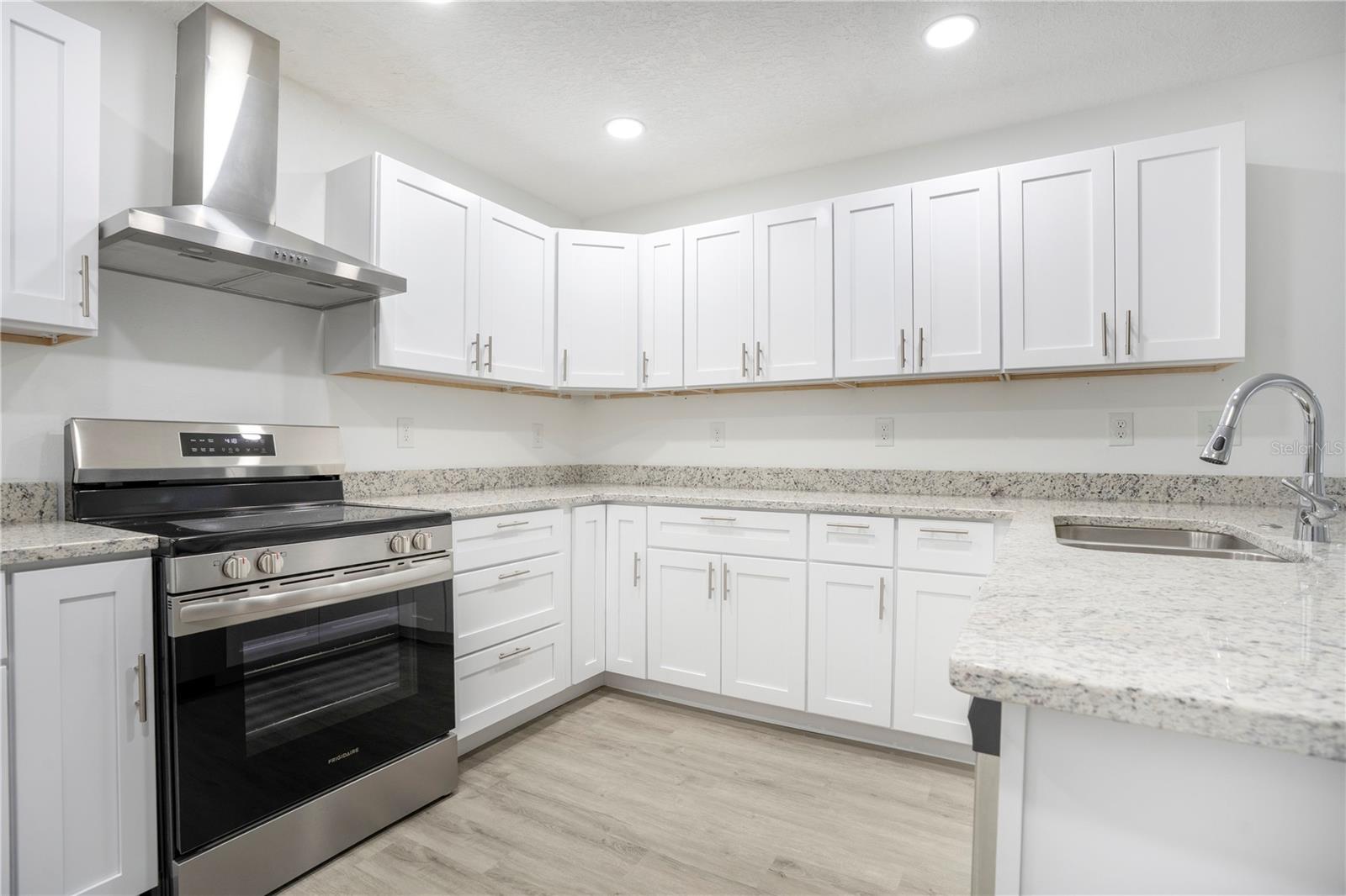 Image 14 of 44 For 8448 Balm Street