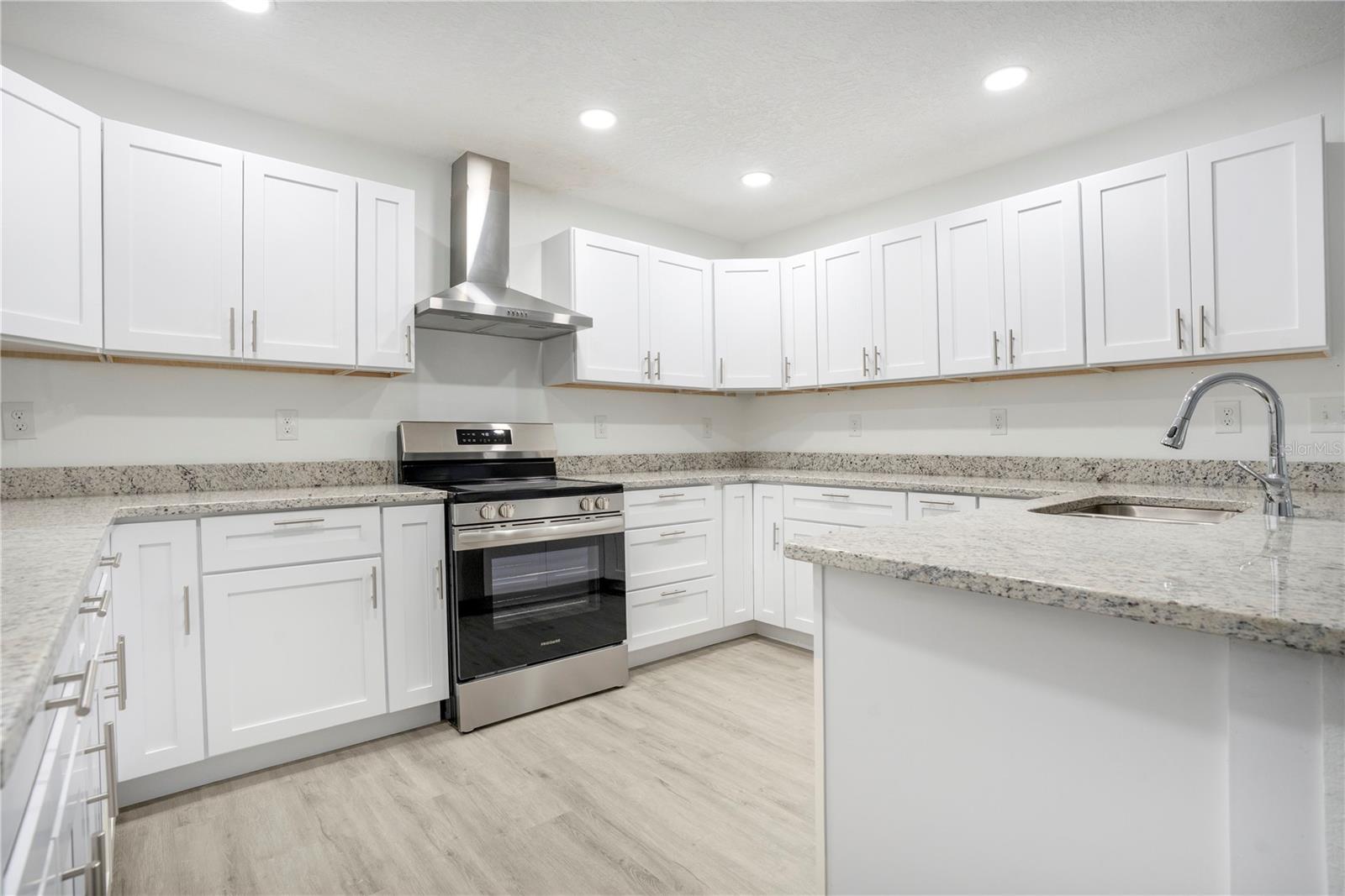 Image 15 of 44 For 8448 Balm Street