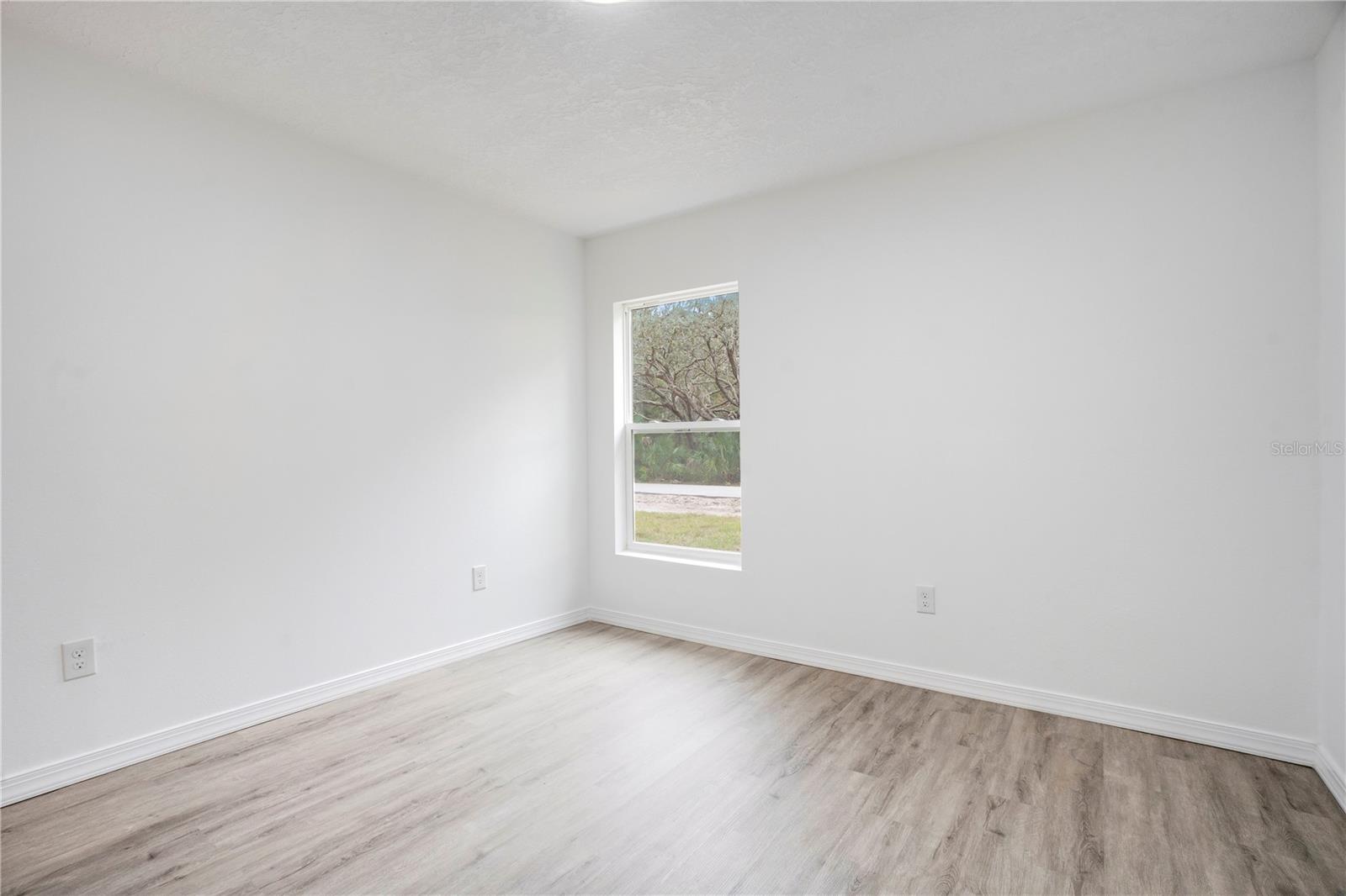 Image 22 of 44 For 8448 Balm Street