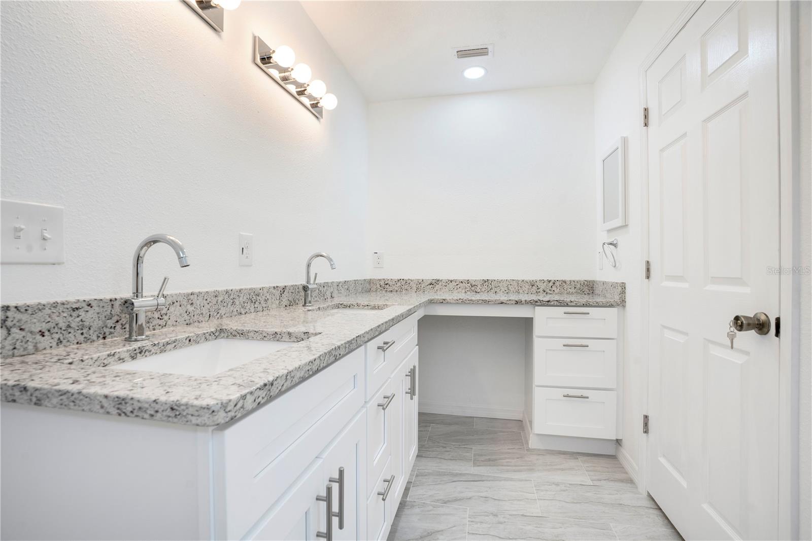 Image 25 of 44 For 8448 Balm Street